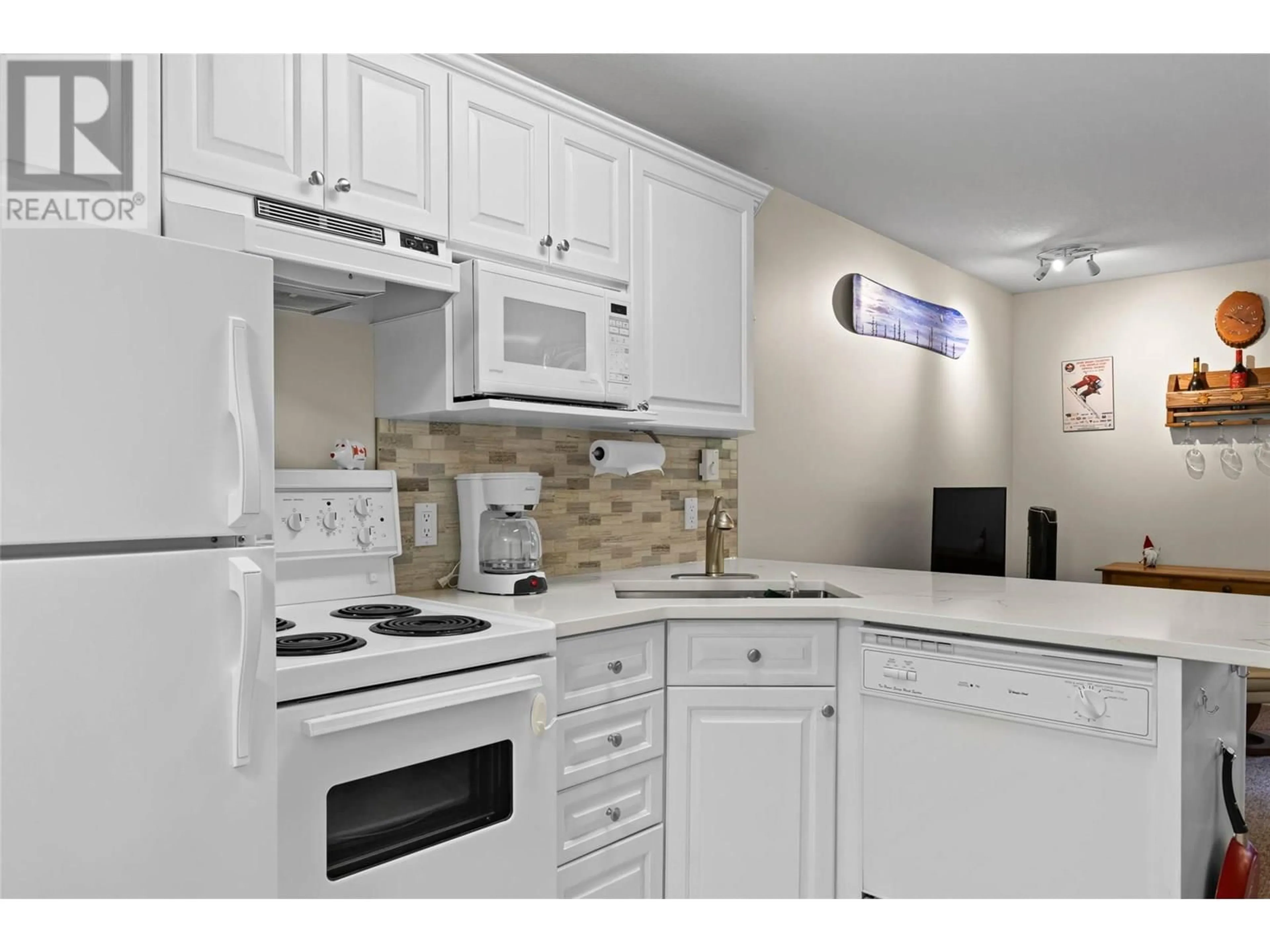 Standard kitchen, unknown for 8 - 3320 VILLAGE PLACE, Kamloops British Columbia V0E5N0