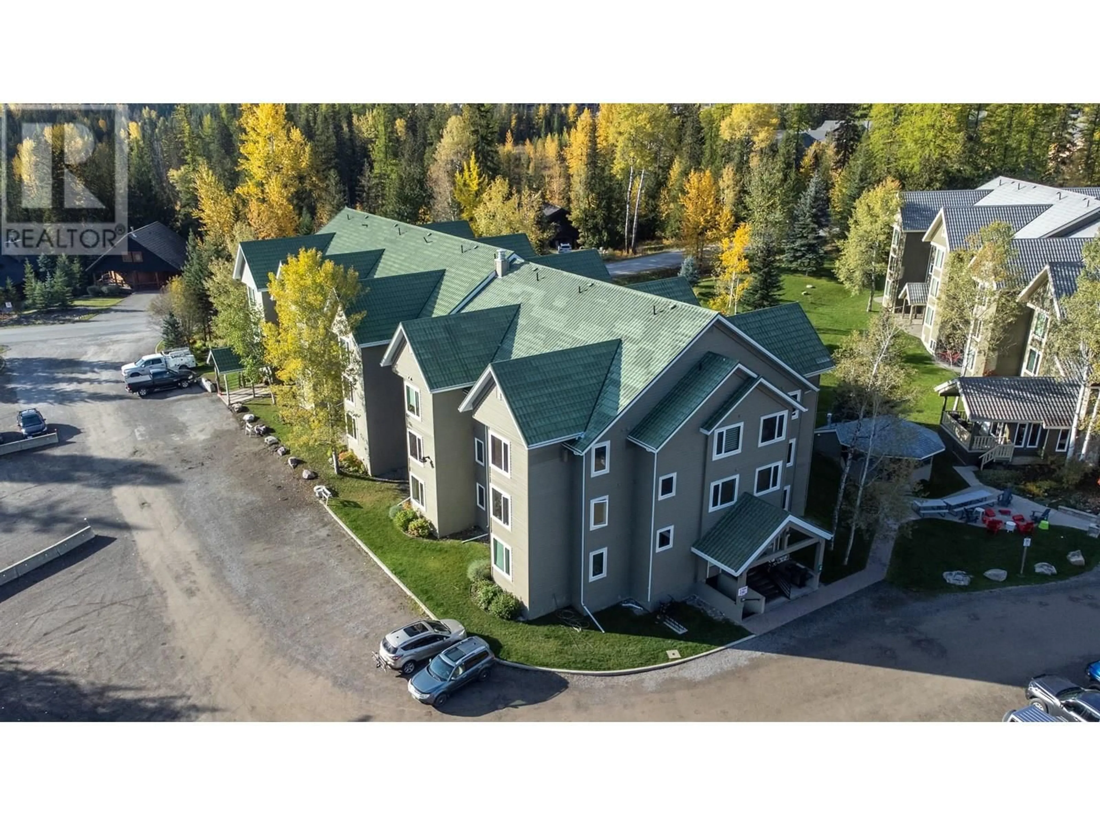 A pic from outside/outdoor area/front of a property/back of a property/a pic from drone, building for 101-4559 TIMBERLINE CRESCENT, Fernie British Columbia V0B1M6