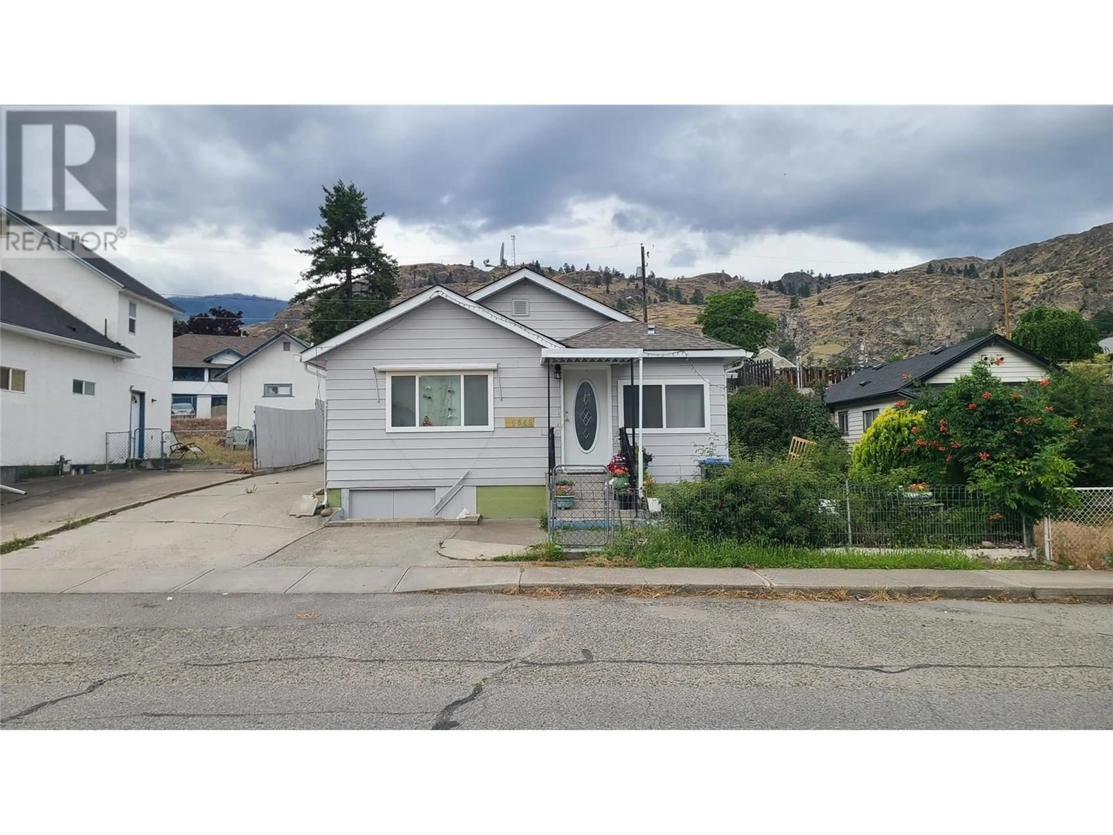 Home with vinyl exterior material, street for 6348 KOOTENAY STREET STREET, Oliver British Columbia V0H1T0