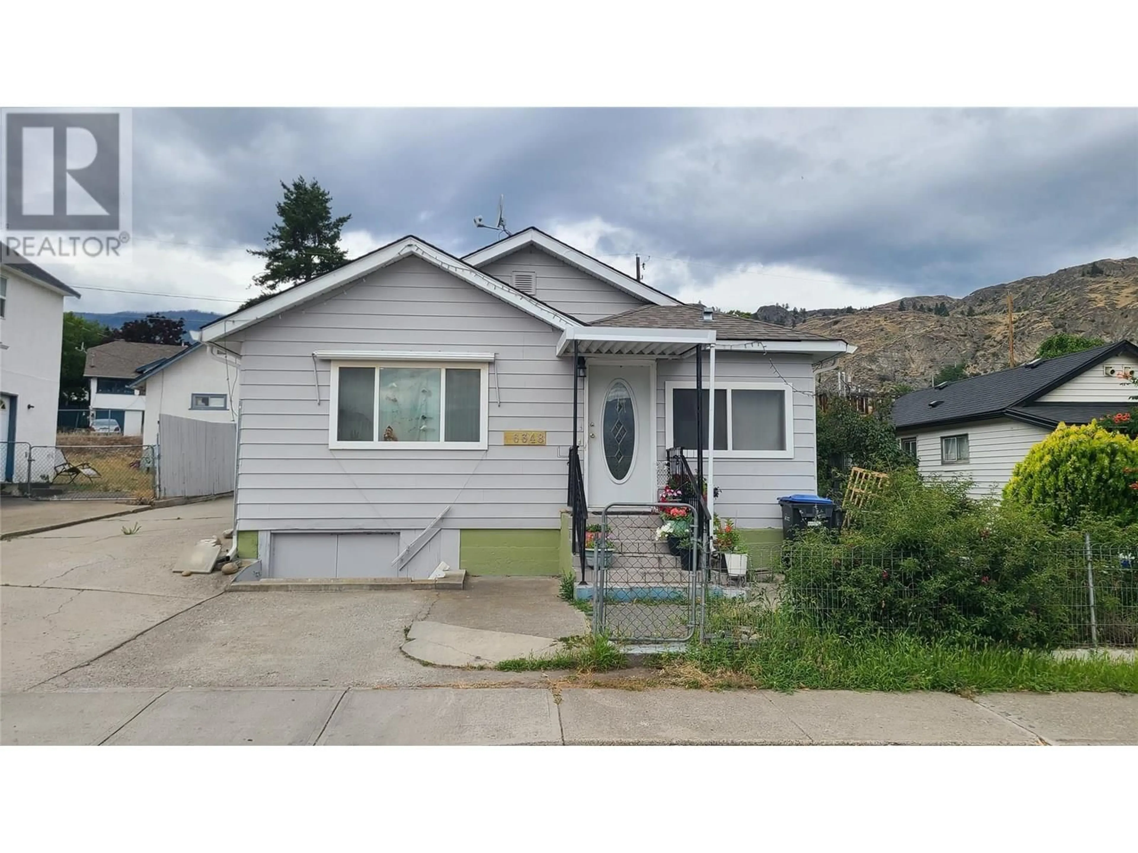 Home with vinyl exterior material, street for 6348 KOOTENAY STREET STREET, Oliver British Columbia V0H1T0