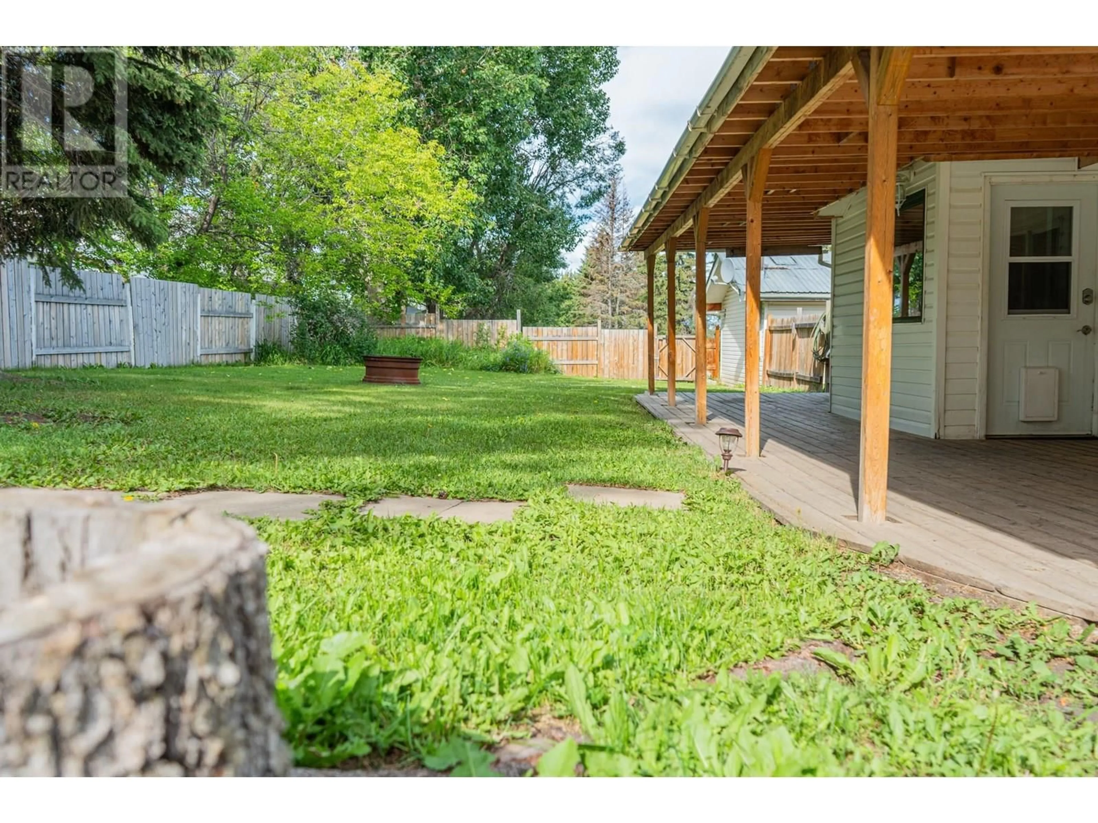 Patio, street for 1715 HARPER OTHER, Dawson Creek British Columbia V1G4E8