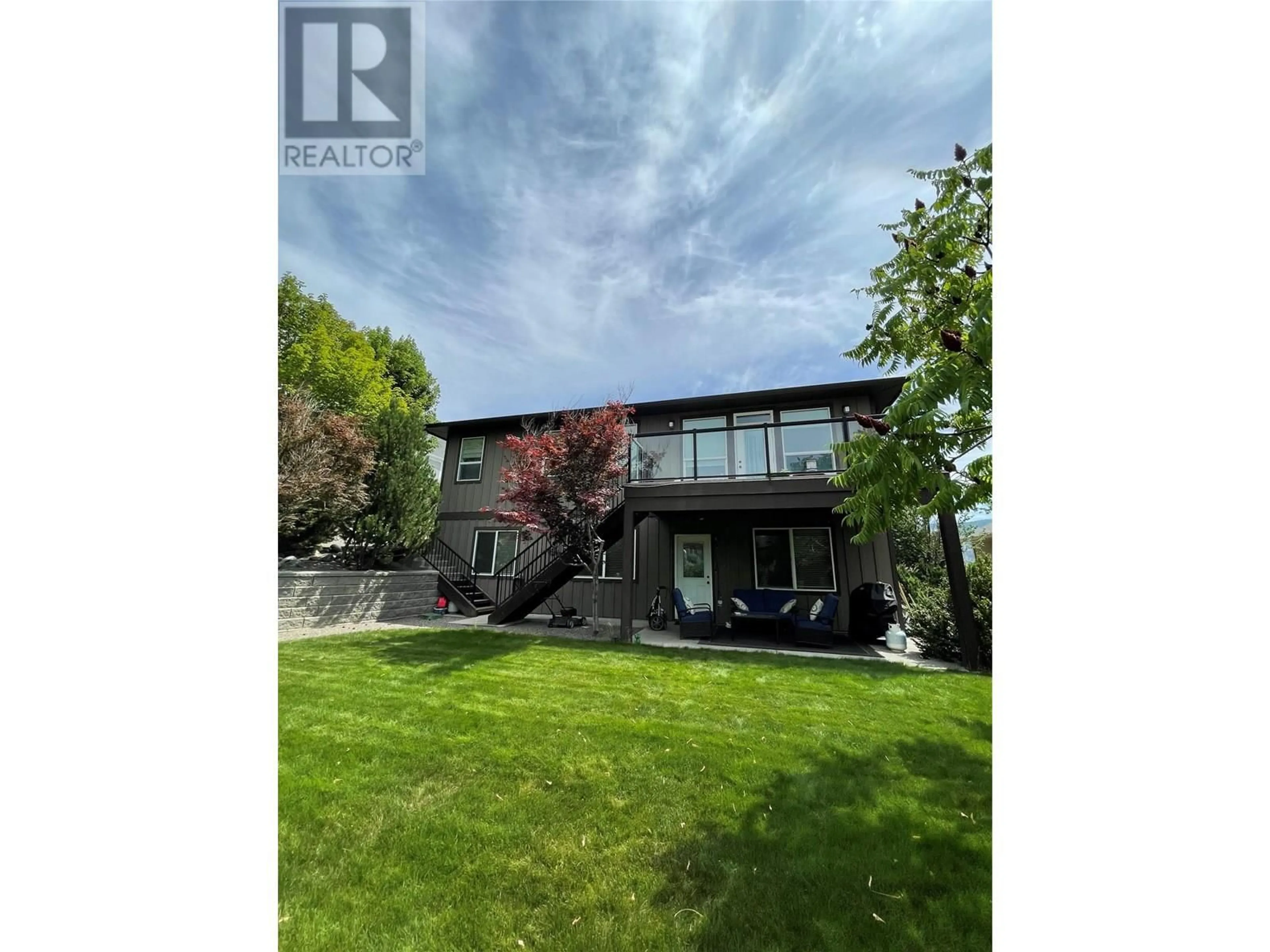 A pic from outside/outdoor area/front of a property/back of a property/a pic from drone, water/lake/river/ocean view for 552 TRILLIUM DRIVE, Kamloops British Columbia V2H1R8