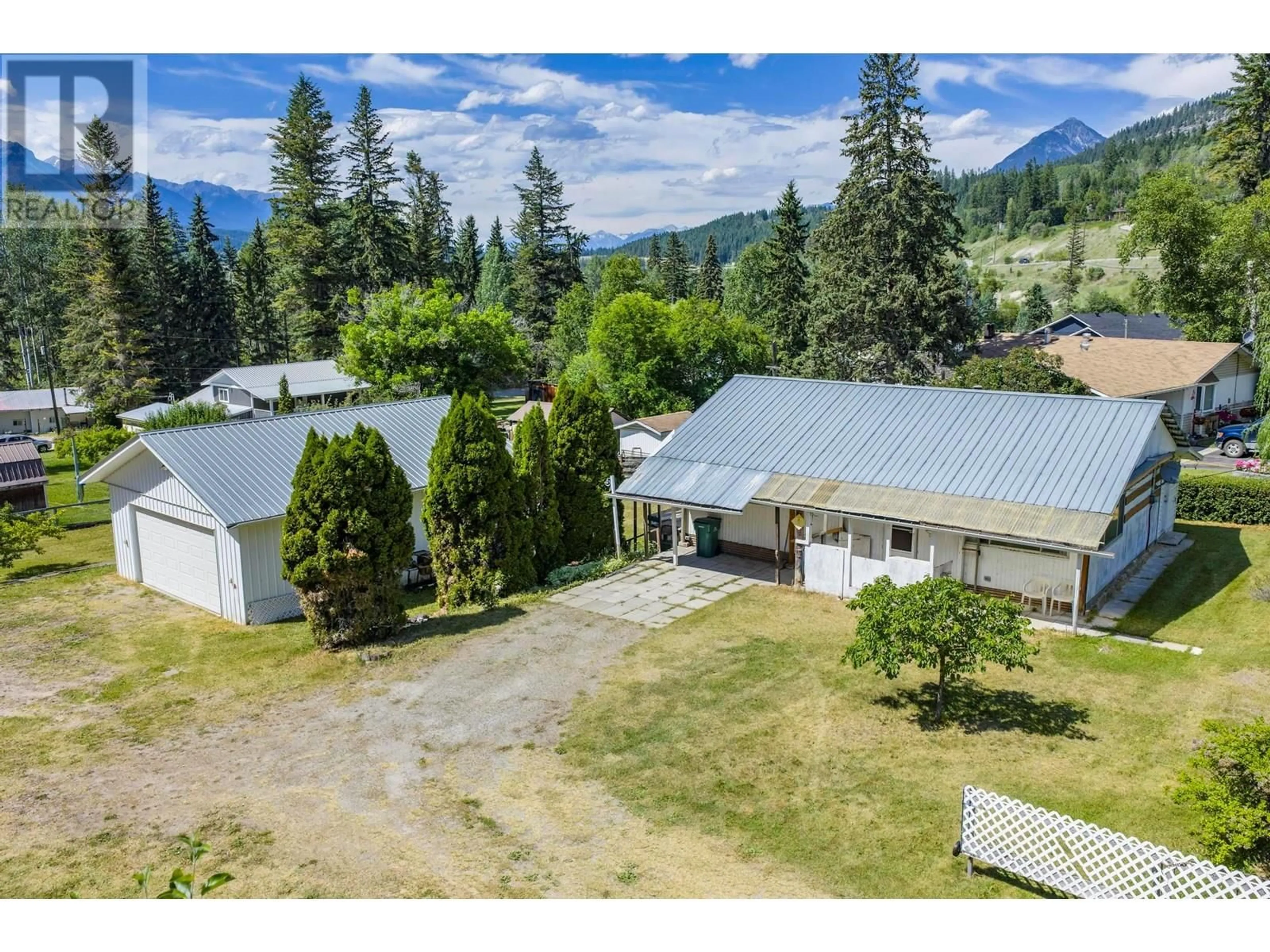 A pic from outside/outdoor area/front of a property/back of a property/a pic from drone, mountain view for 569B HABART LOWER ROAD, Golden British Columbia V0A1H2