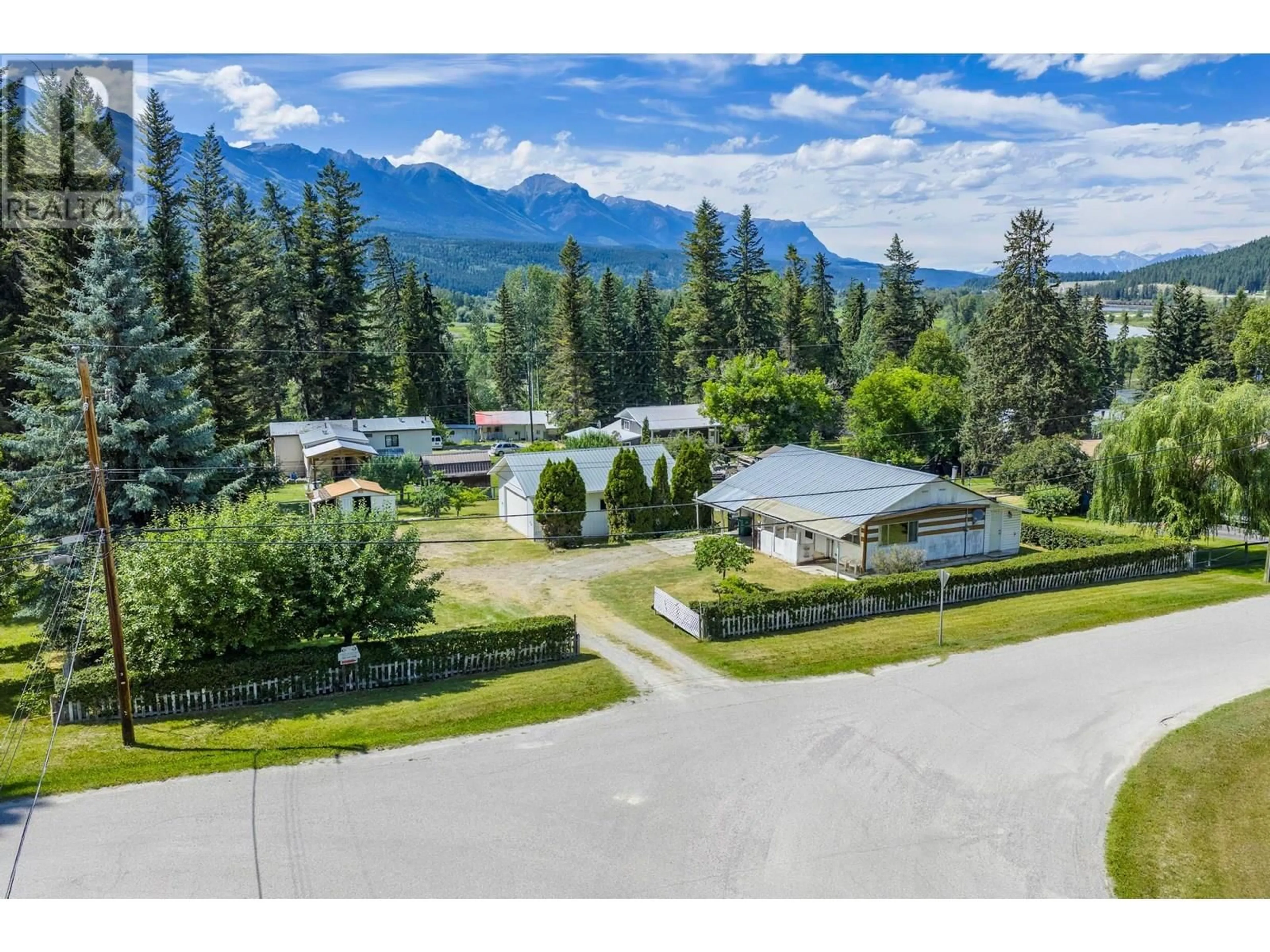 A pic from outside/outdoor area/front of a property/back of a property/a pic from drone, mountain view for 569B HABART LOWER ROAD, Golden British Columbia V0A1H2