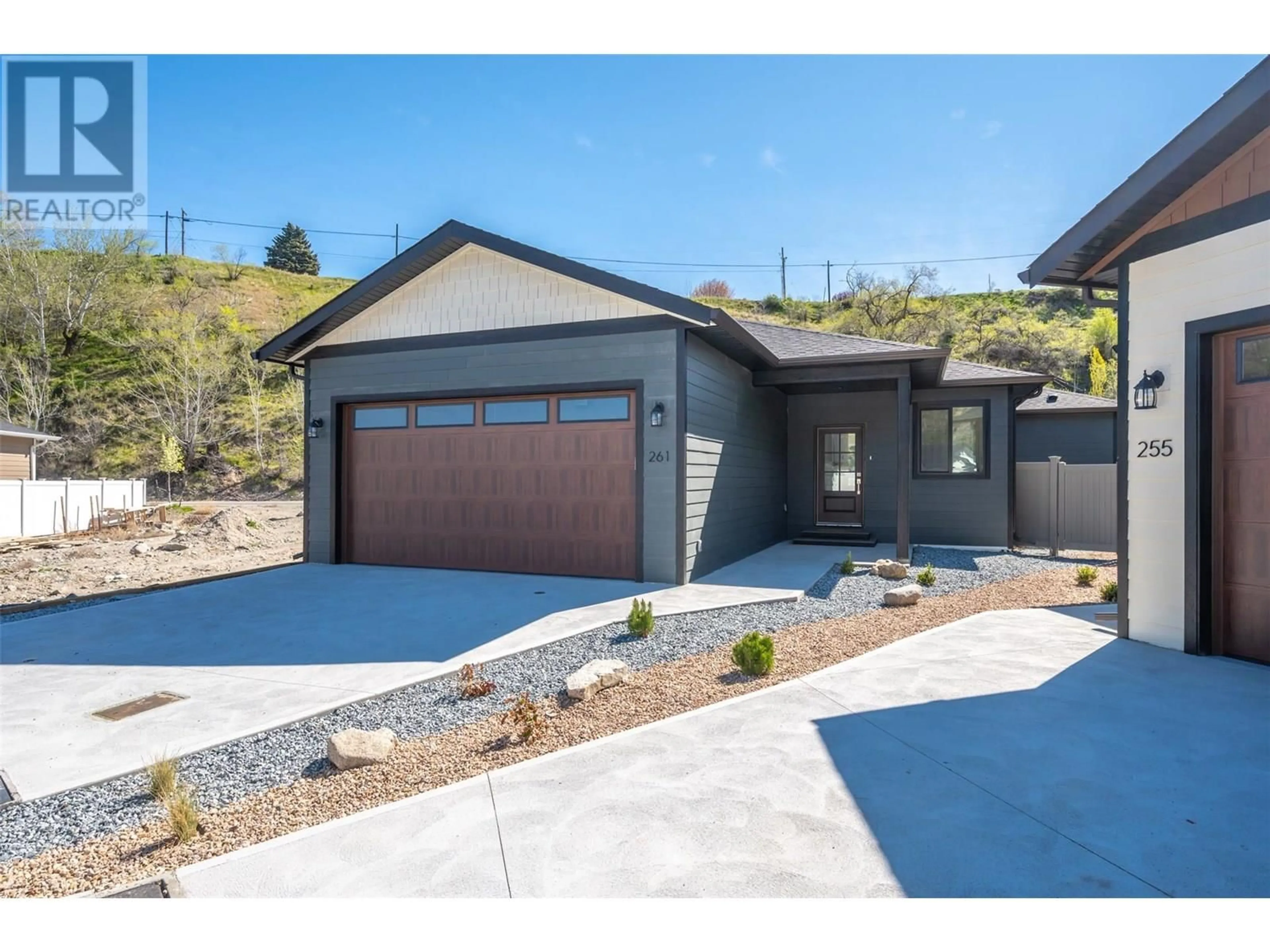 Unknown for 261 BENTGRASS AVENUE, Oliver British Columbia V0H1T3