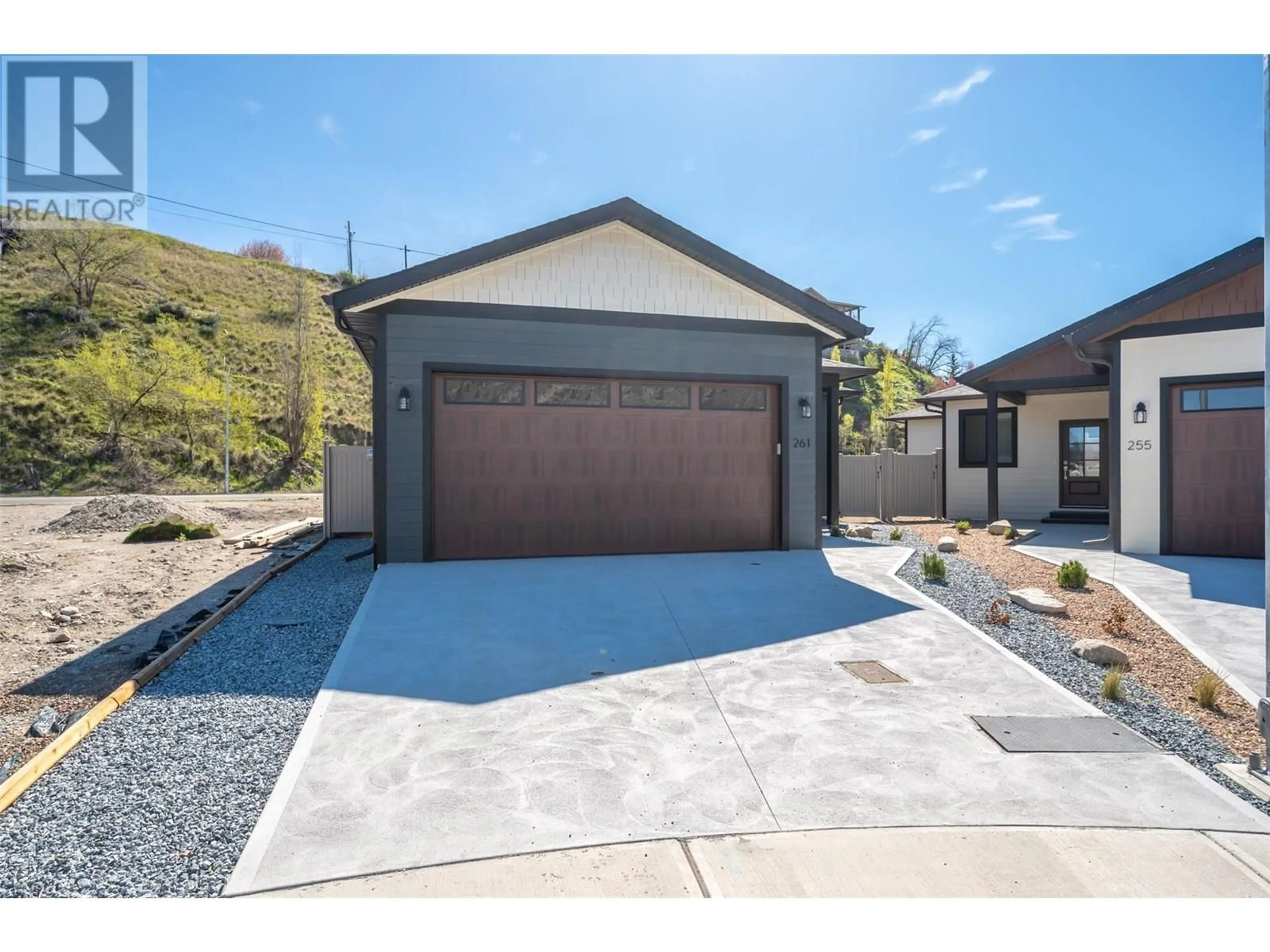 Unknown for 261 BENTGRASS AVENUE, Oliver British Columbia V0H1T3