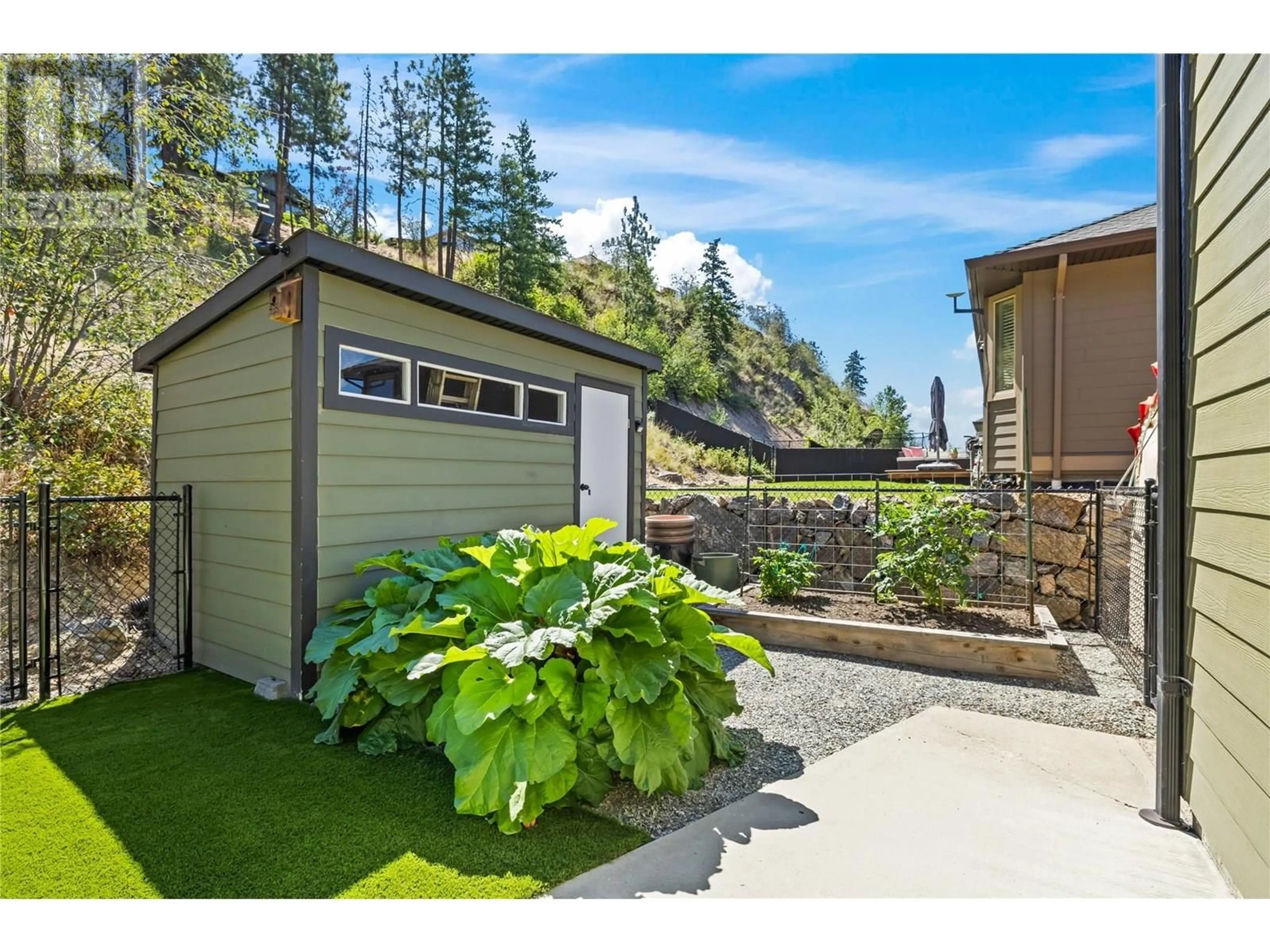 Home with vinyl exterior material, mountain view for 12807 CLIFFSHORE DRIVE, Lake Country British Columbia V4V2P7