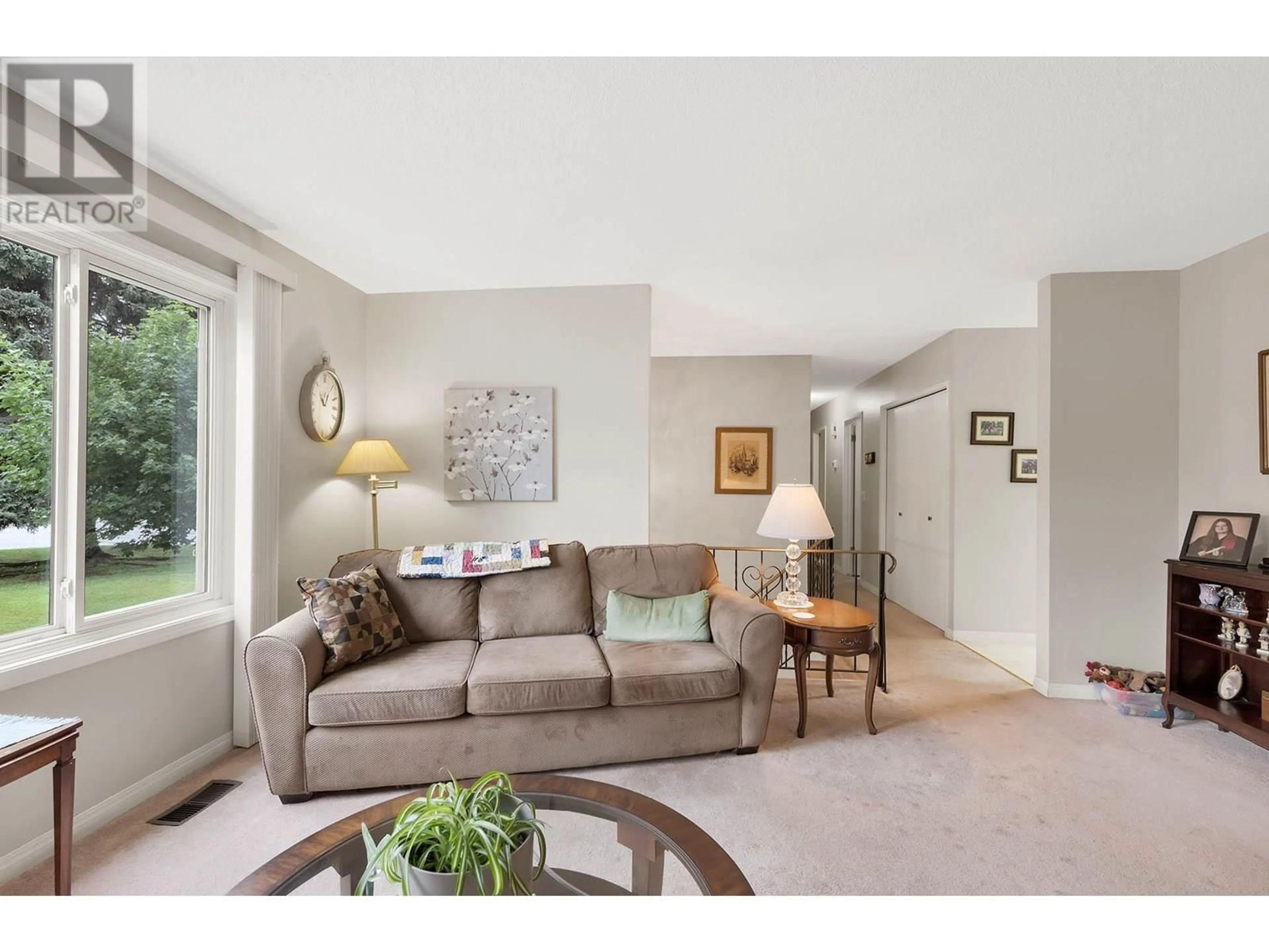 Living room with furniture, unknown for 1751 HILLSIDE DRIVE, Kamloops British Columbia V2E1N4