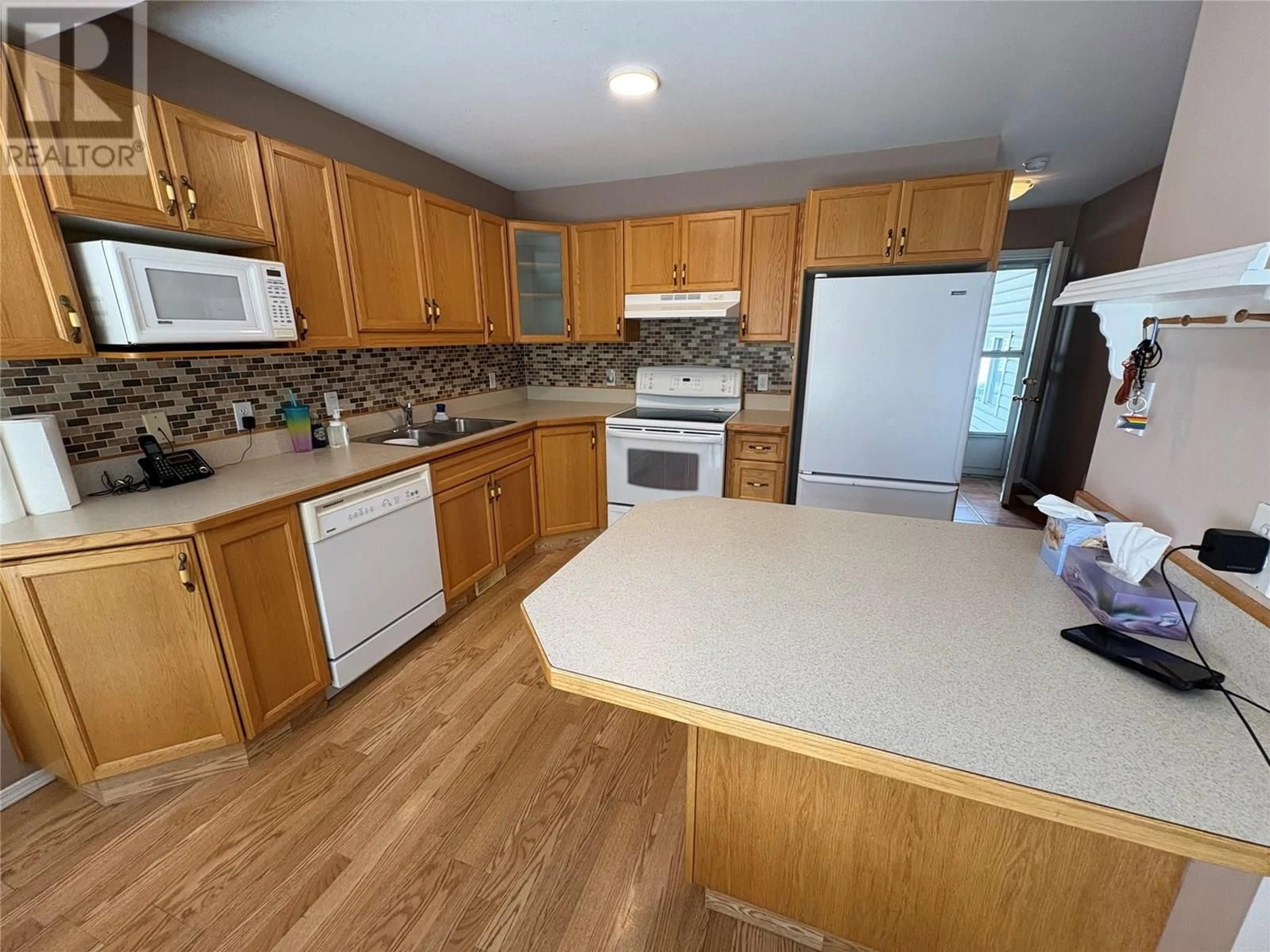 Standard kitchen, unknown for 3 - 3462 SOUTH MAIN STREET, Penticton British Columbia V2A5J6