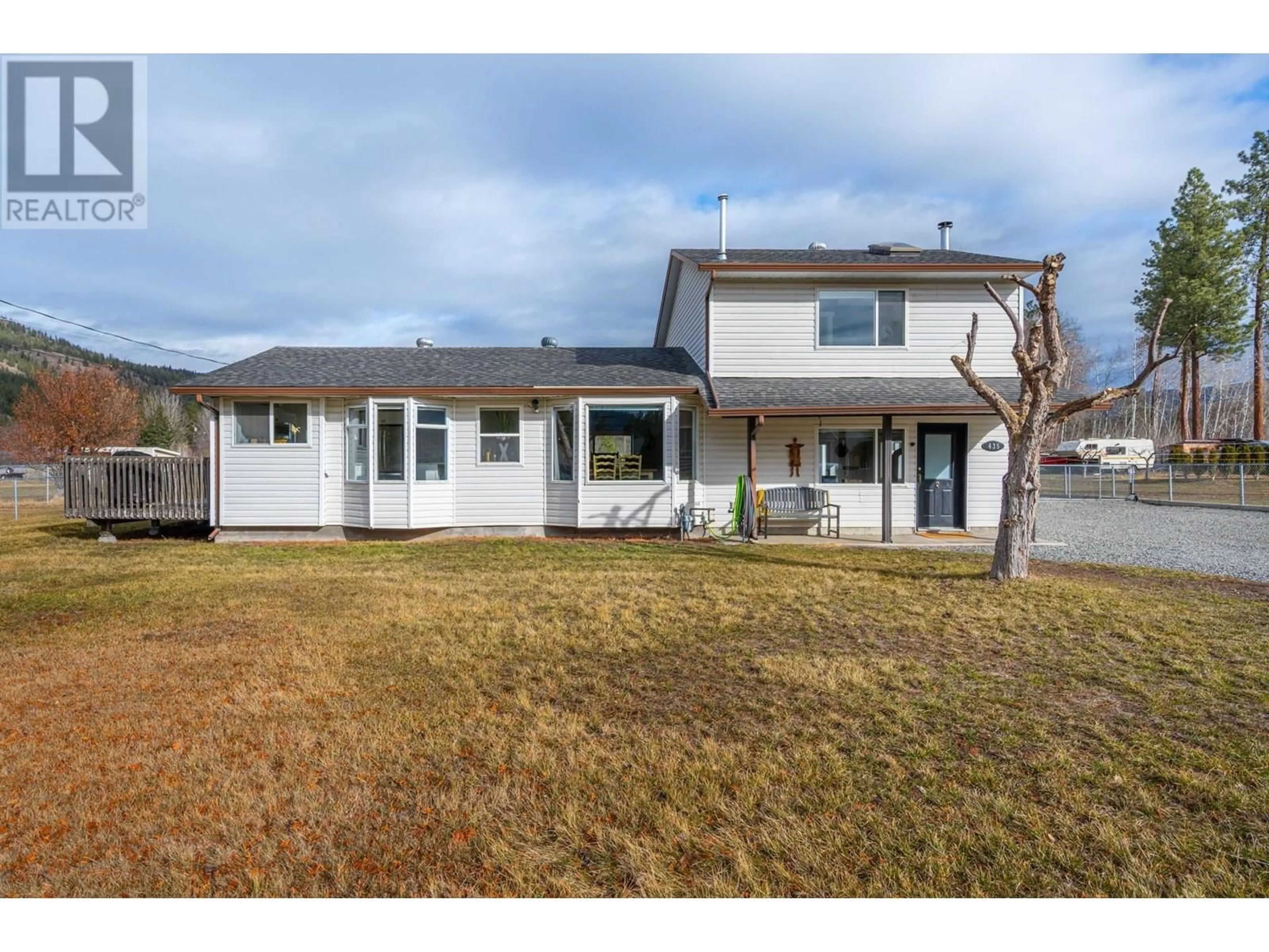 Home with vinyl exterior material, street for 435 MORGAN AVENUE, Merritt British Columbia V0K1Y0