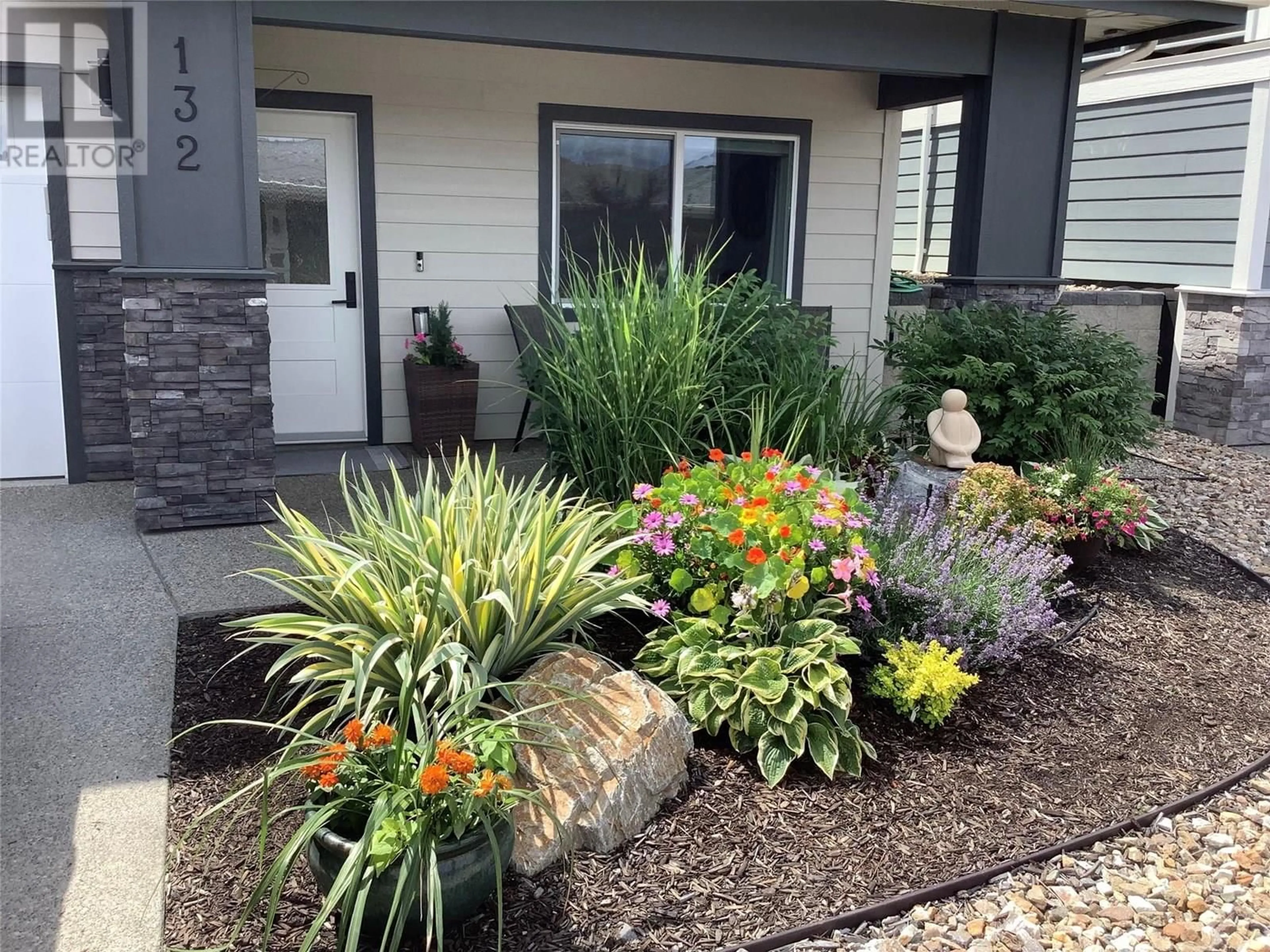 Indoor entryway for 132 - 7760 OKANAGAN LANDING ROAD, Vernon British Columbia V1H1Z4