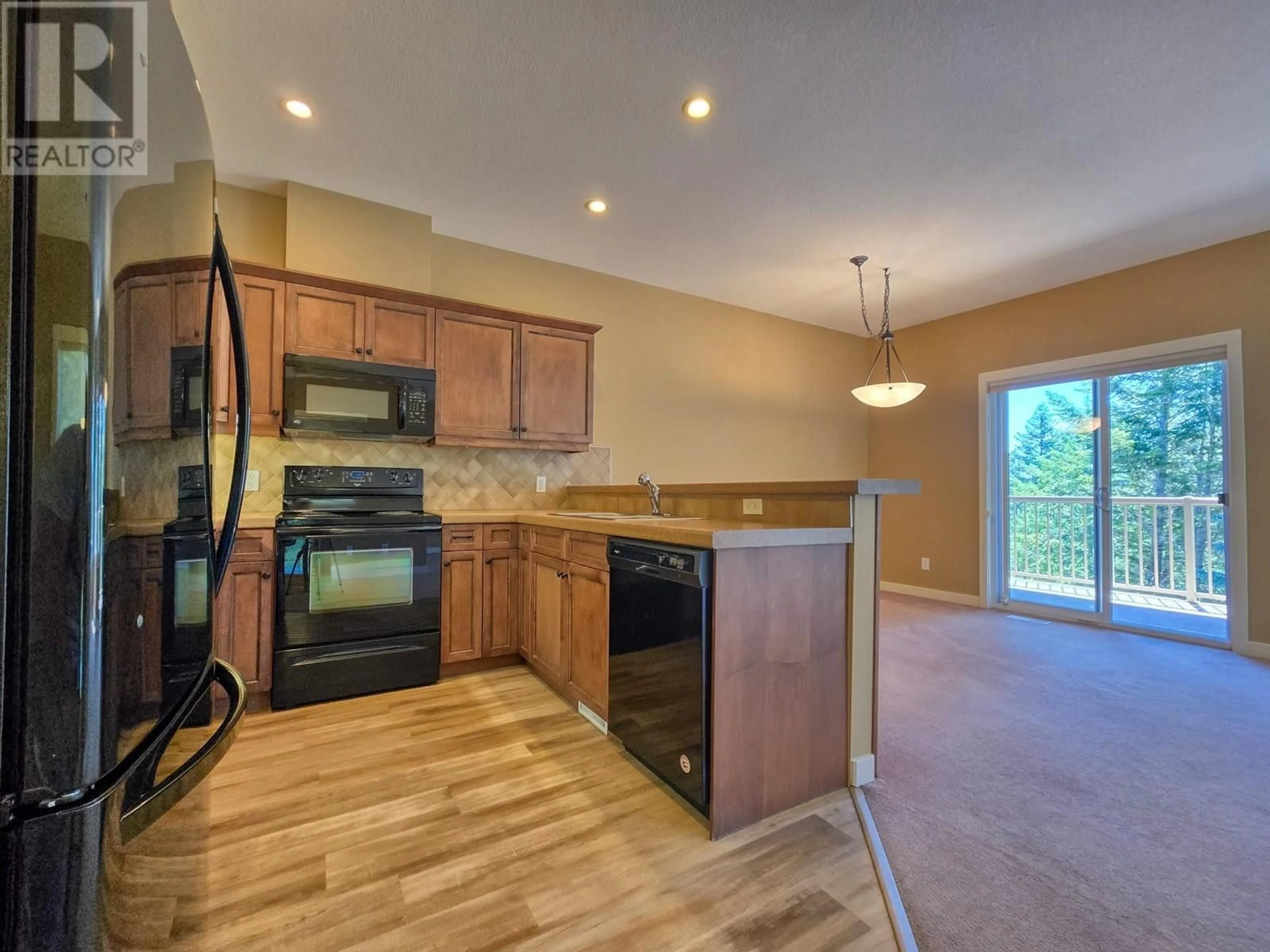 Open concept kitchen, unknown for 31A WOLF CRESCENT, Invermere British Columbia V0A1K2