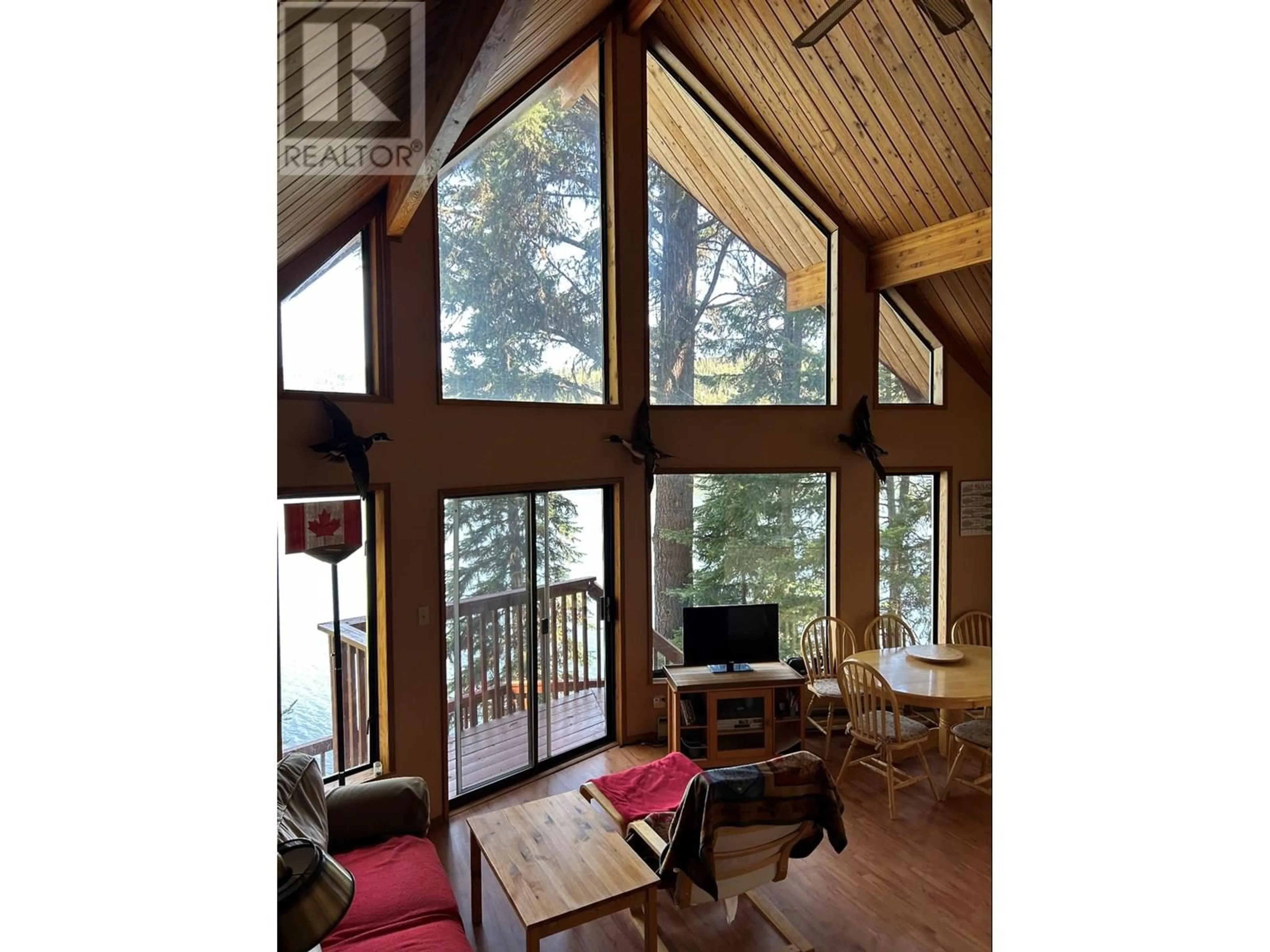 Living room with furniture, wood/laminate floor for 272 LINK LAKE ROAD, Princeton British Columbia V0X1W0