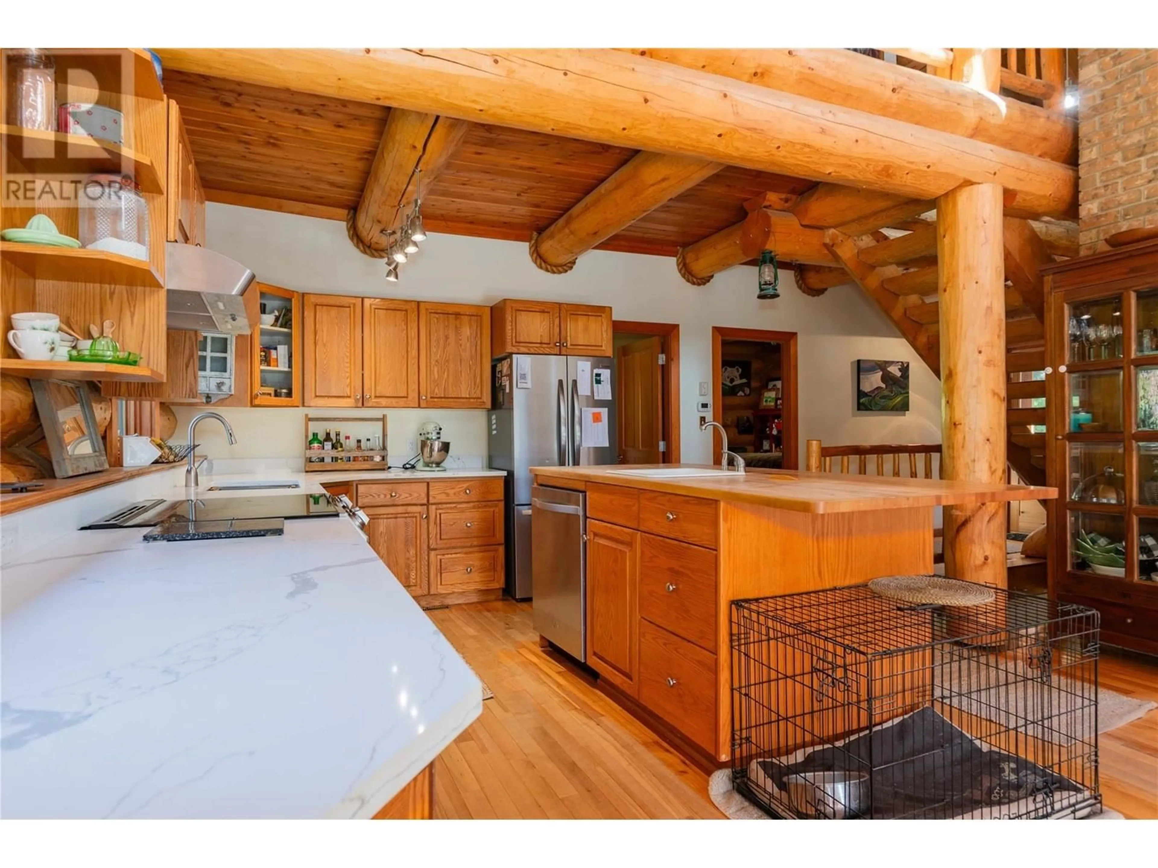 Rustic kitchen, wood/laminate floor for 337 WILSON ROAD, Fruitvale British Columbia V0G1L1
