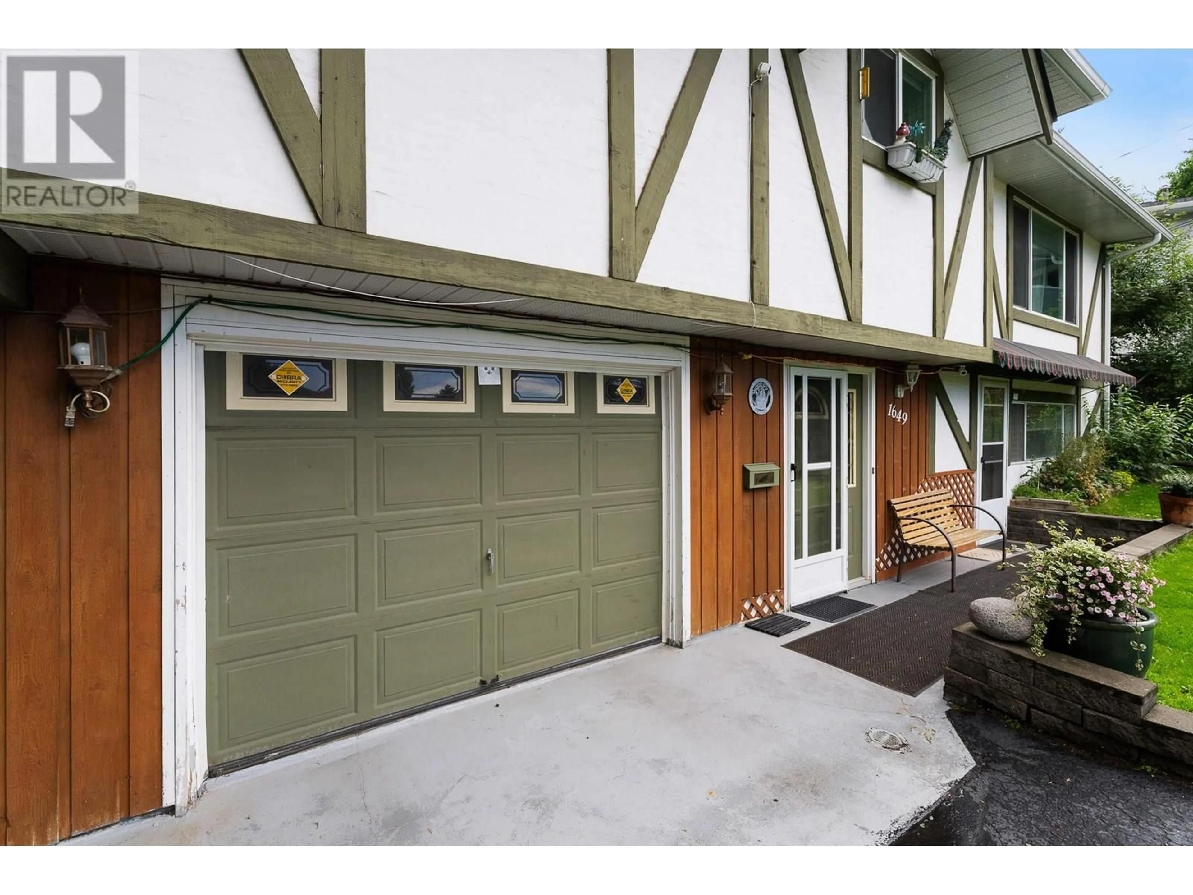 Indoor garage for 1649 MONTEREY PLACE, Kamloops British Columbia V2E1B7