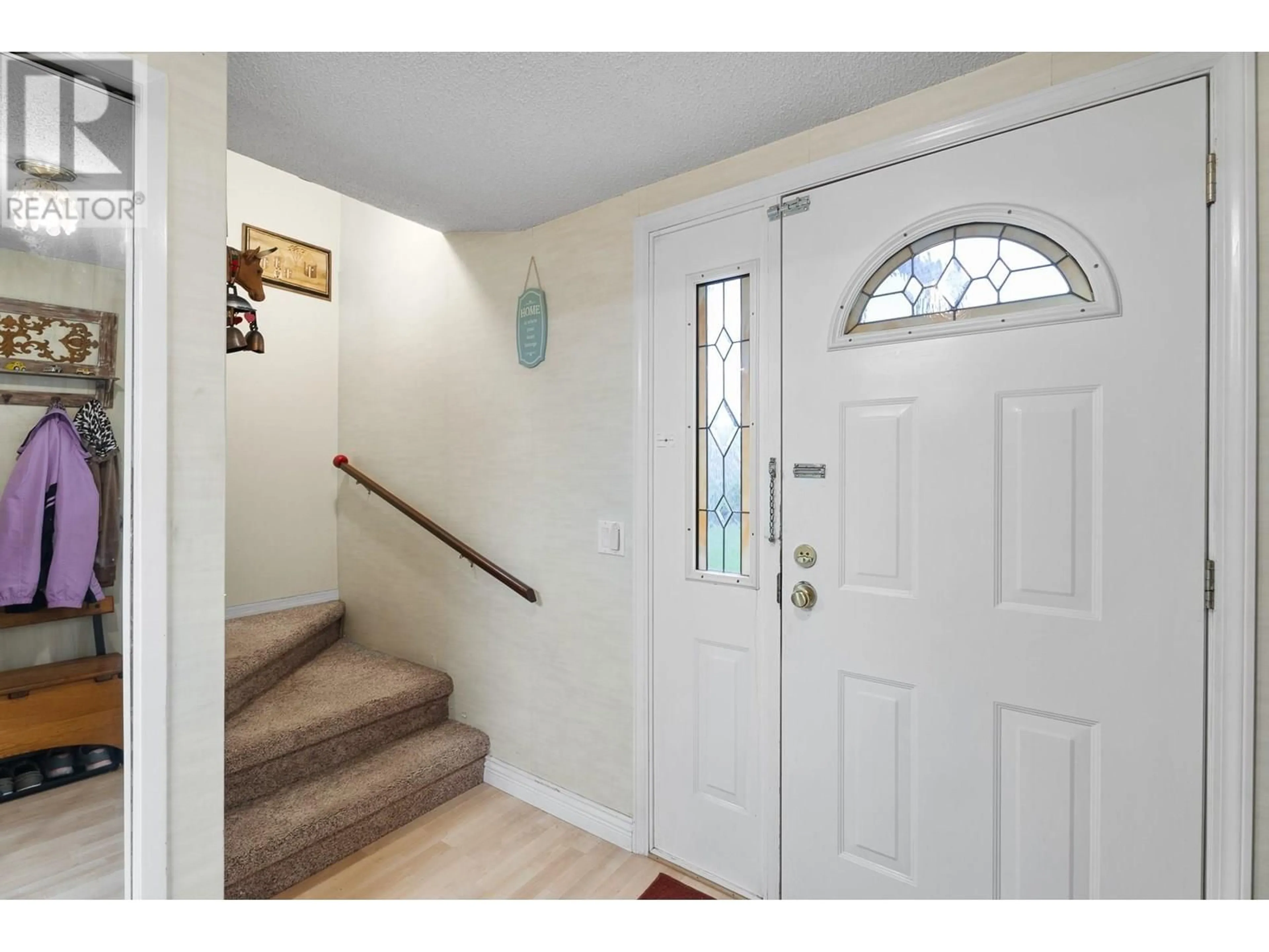 Indoor entryway for 1649 MONTEREY PLACE, Kamloops British Columbia V2E1B7
