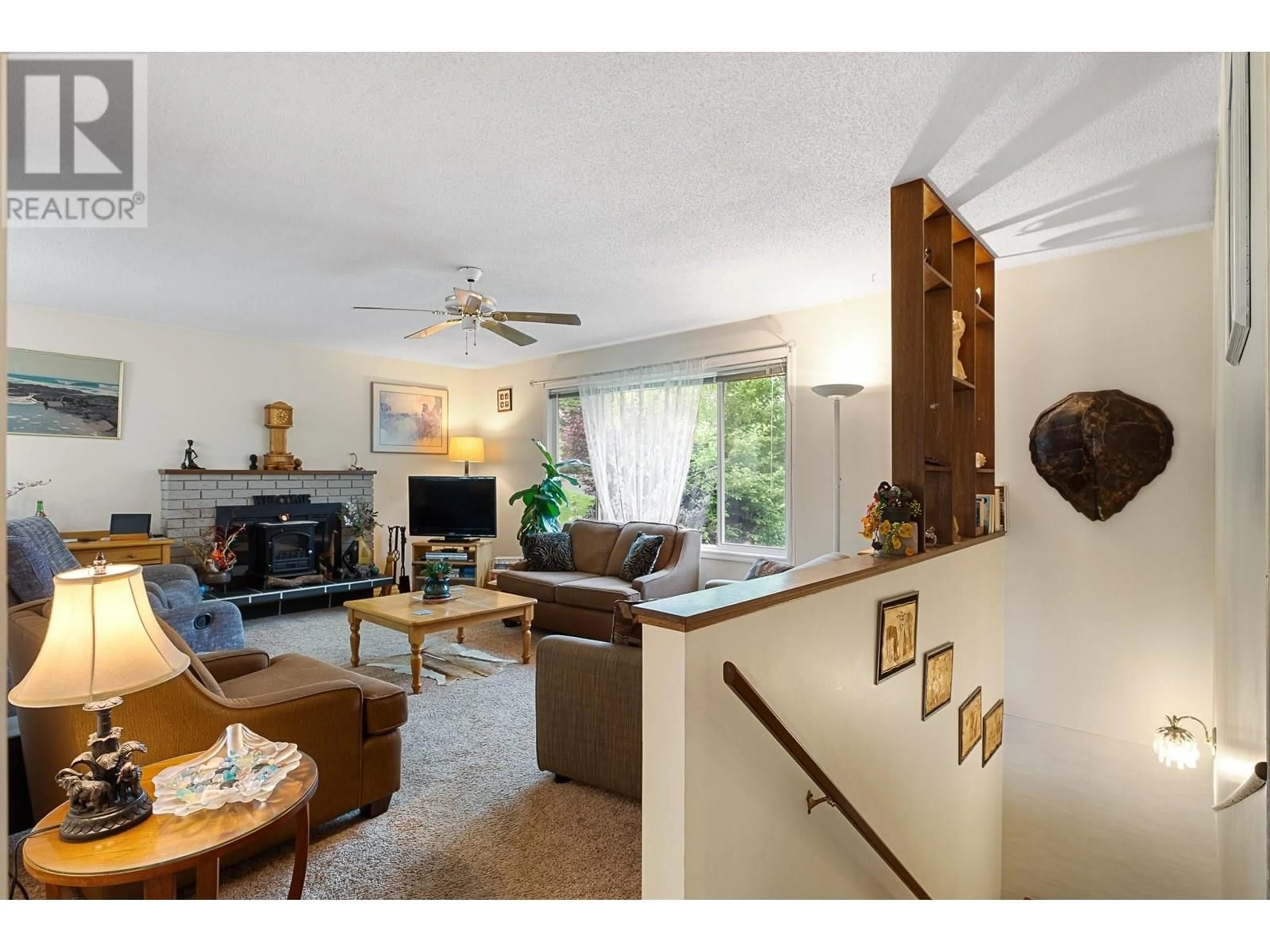 Living room with furniture, unknown for 1649 MONTEREY PLACE, Kamloops British Columbia V2E1B7