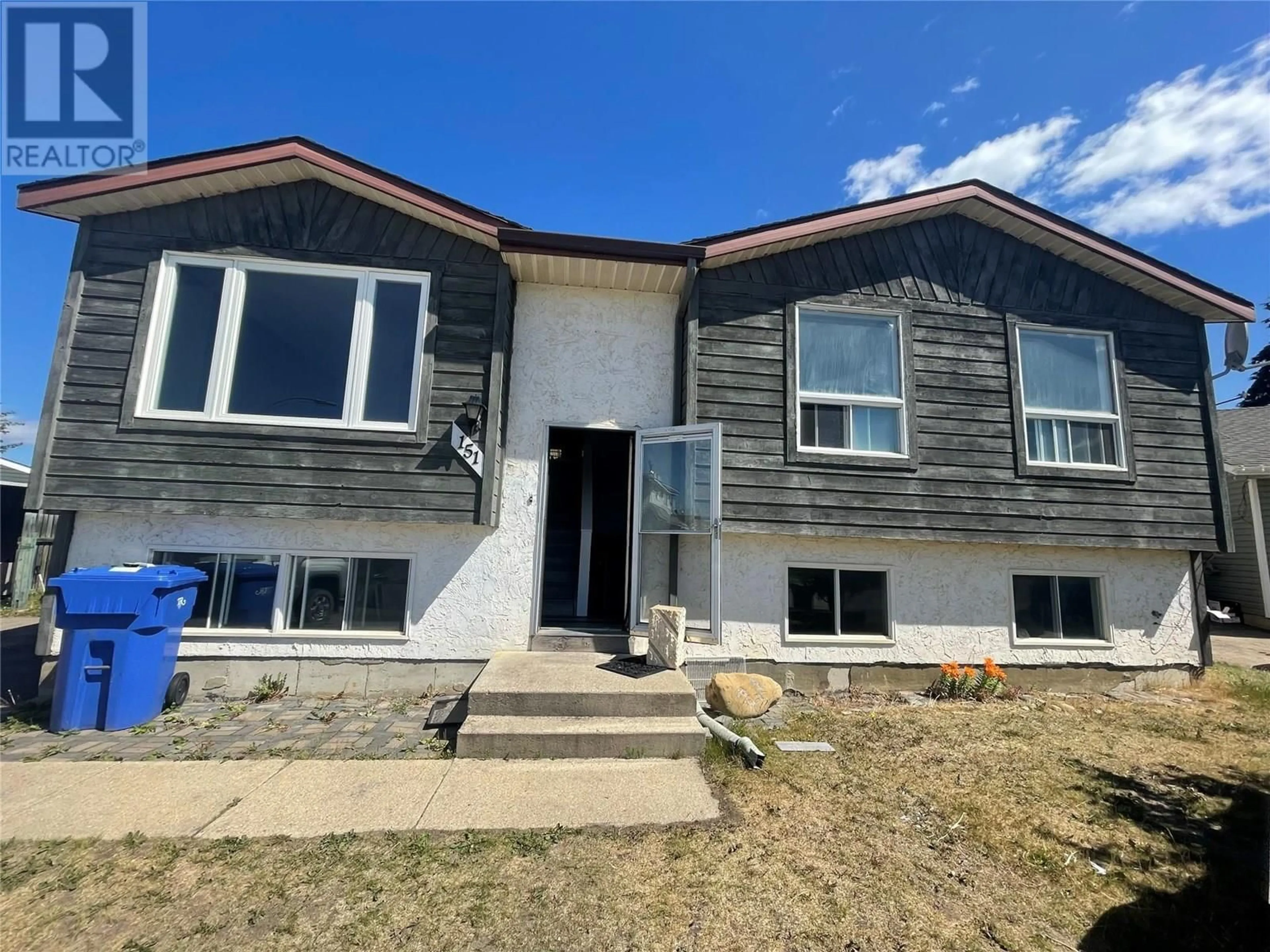 Home with vinyl exterior material, unknown for 151 VALLEYVIEW CRESCENT, Tumbler Ridge British Columbia v0c2w0