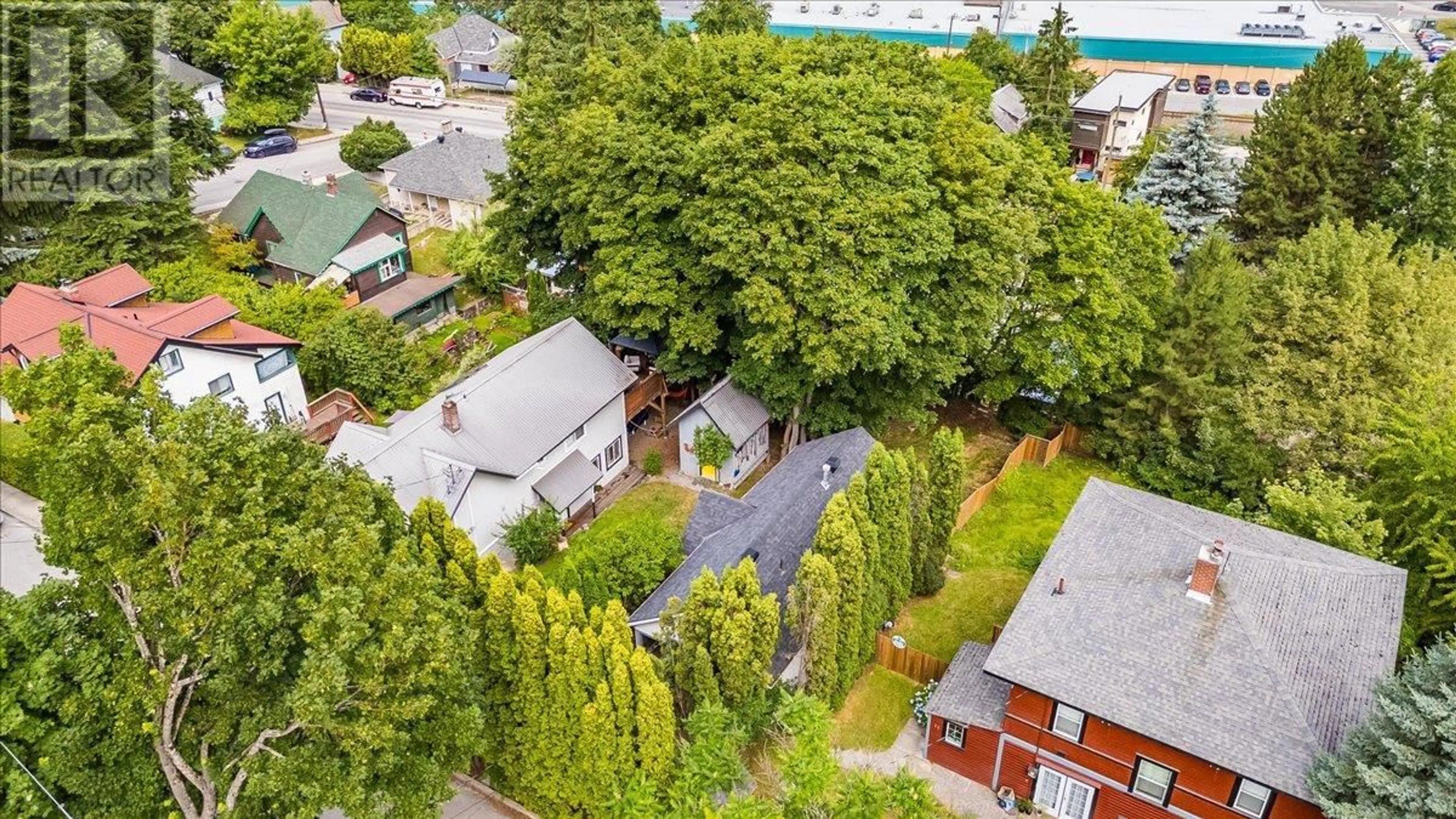 A pic from outside/outdoor area/front of a property/back of a property/a pic from drone, street for 91 HIGH STREET, Nelson British Columbia V1L3Z5