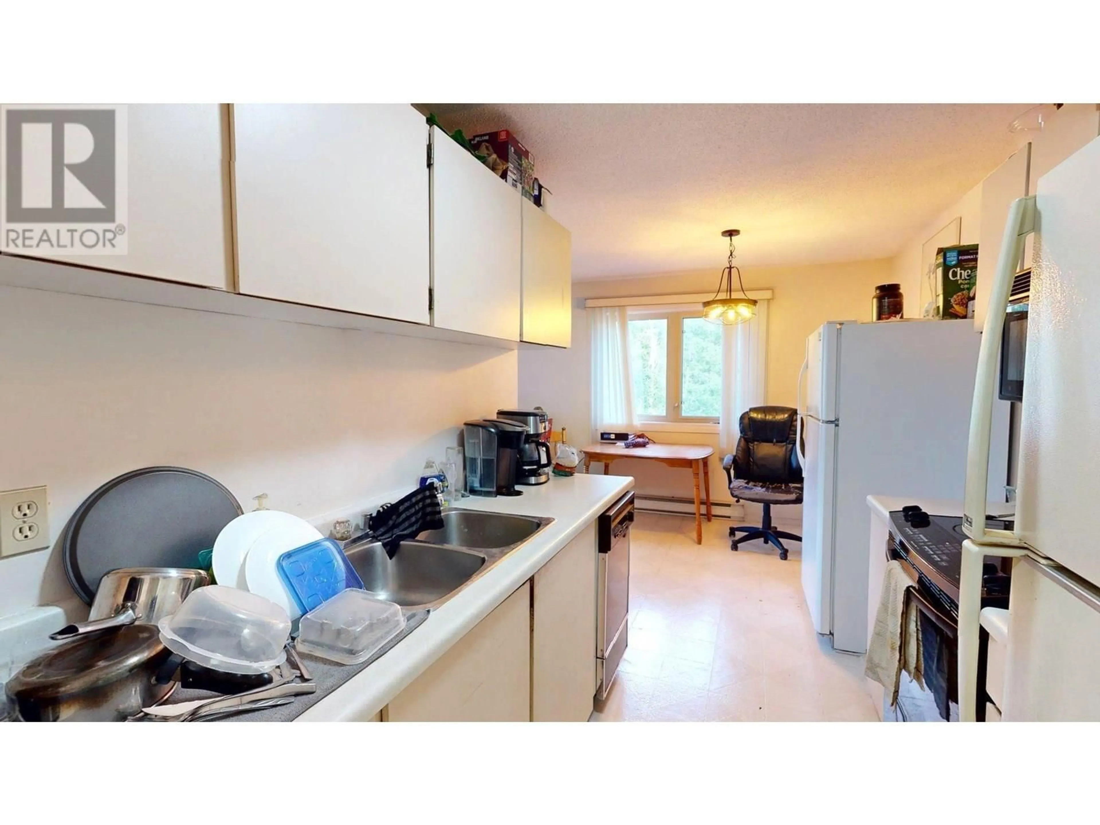 Standard kitchen, wood/laminate floor for 209 - 431 BOIVIN ROAD, Elkford British Columbia V0B1H0