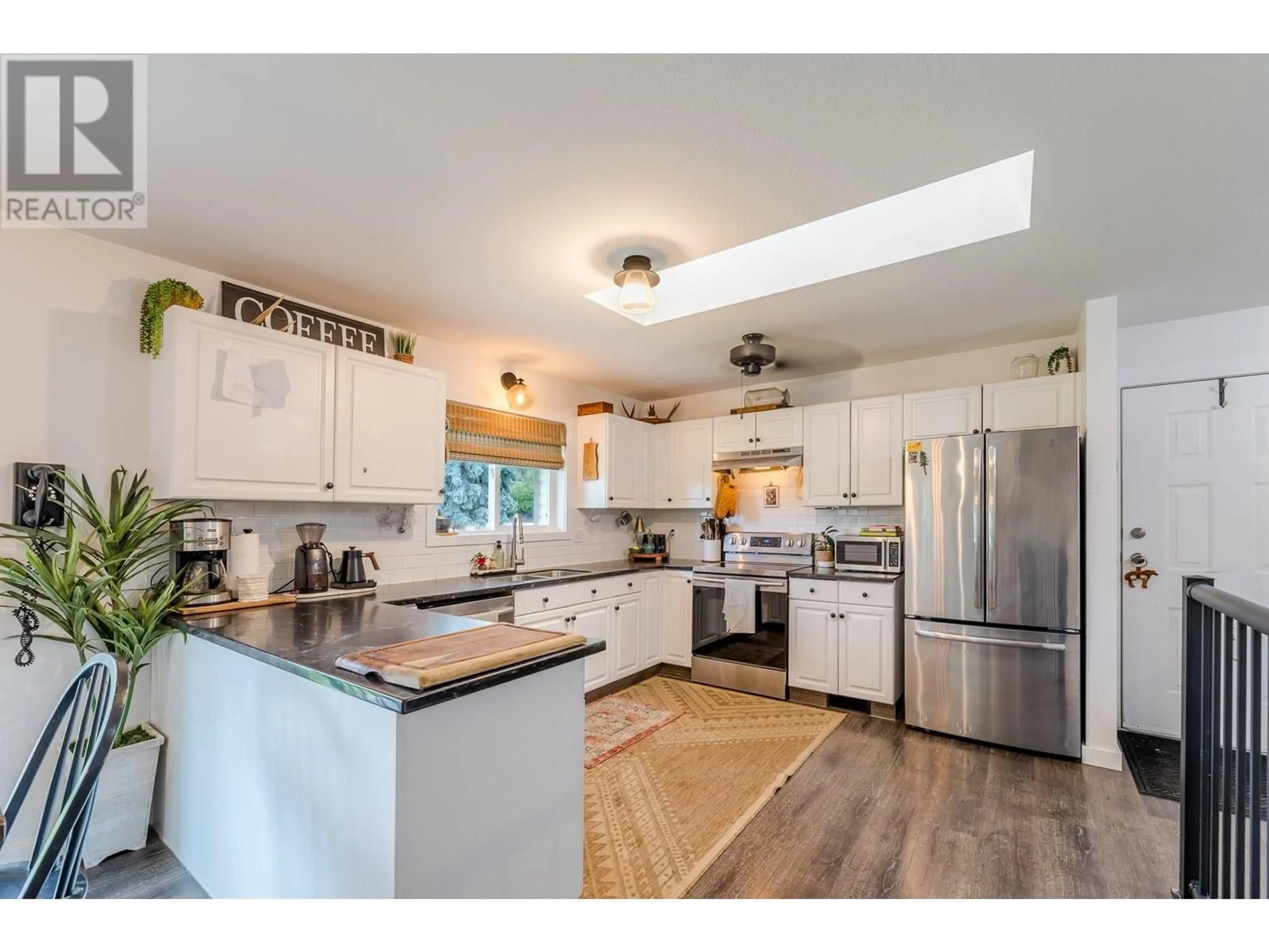 Open concept kitchen, unknown for 15922 VERRIER STREET, Summerland British Columbia V0H1Z8