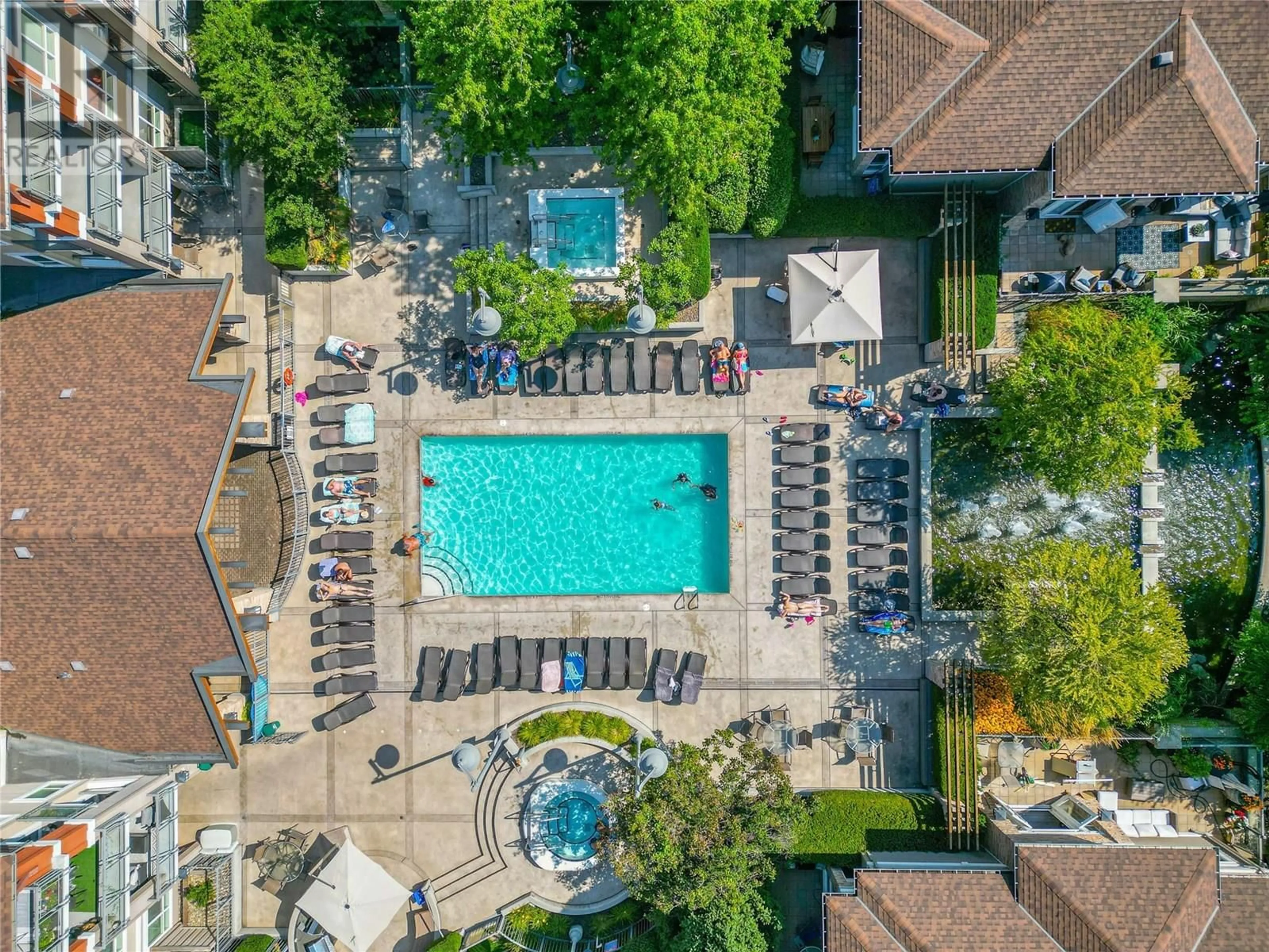 Pool for 105 - 1093 SUNSET DRIVE, Kelowna British Columbia V1Y9Z4