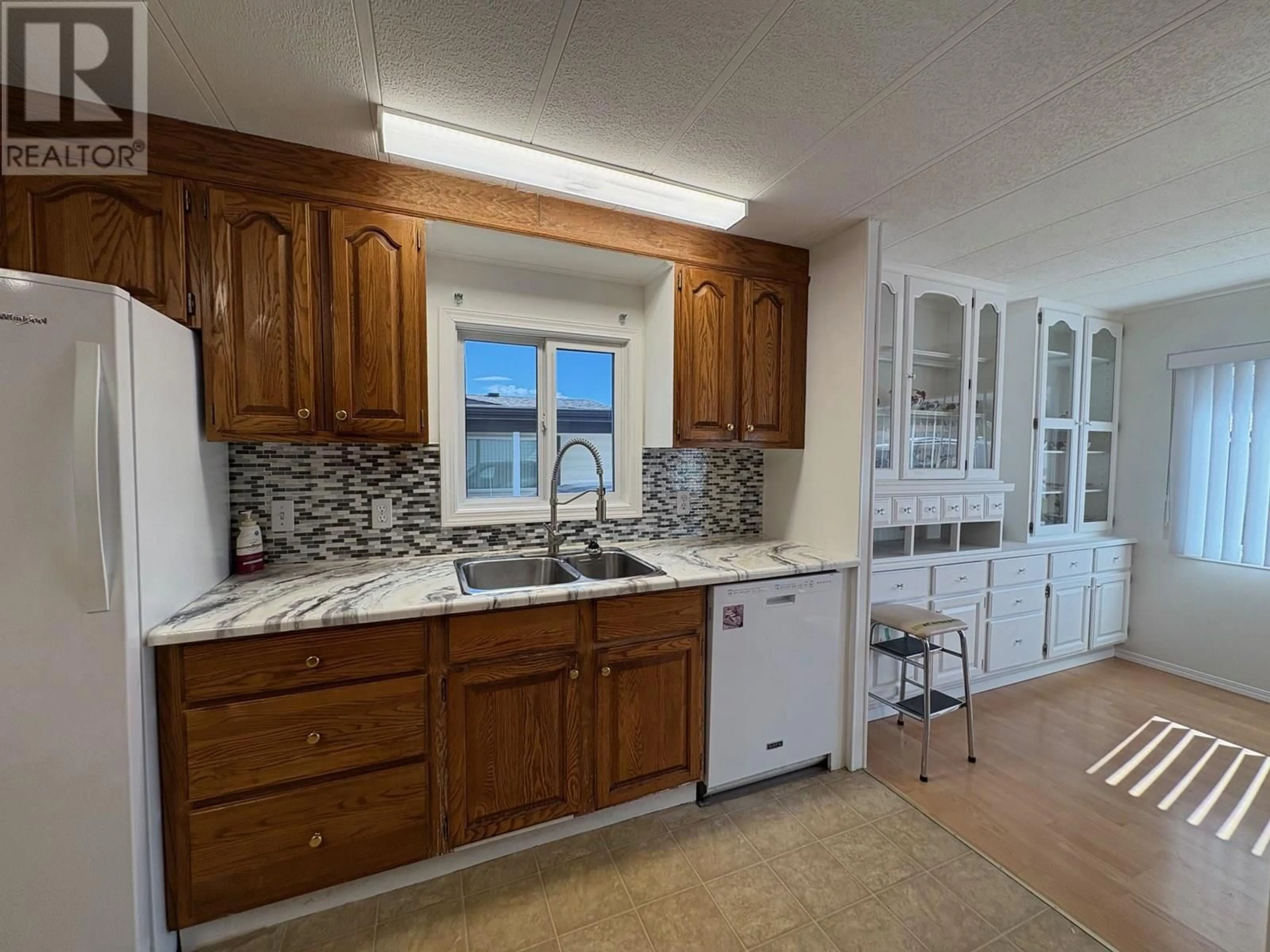 Standard kitchen, ceramic/tile floor for 201 - 3105 SOUTH MAIN STREET, Penticton British Columbia V2A5G6