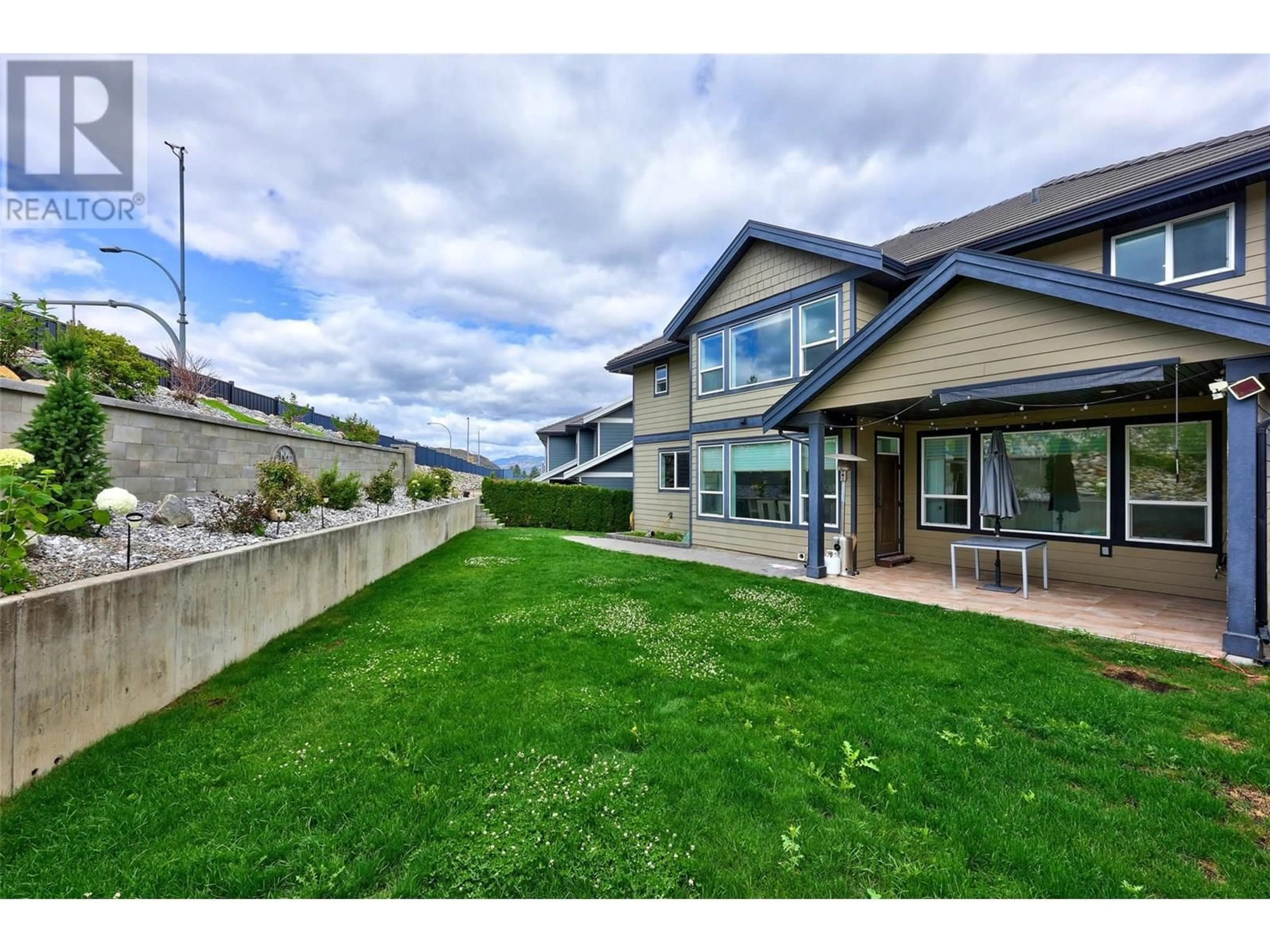 A pic from outside/outdoor area/front of a property/back of a property/a pic from drone, mountain view for 825 FERNIE COURT, Kamloops British Columbia V2C0A7