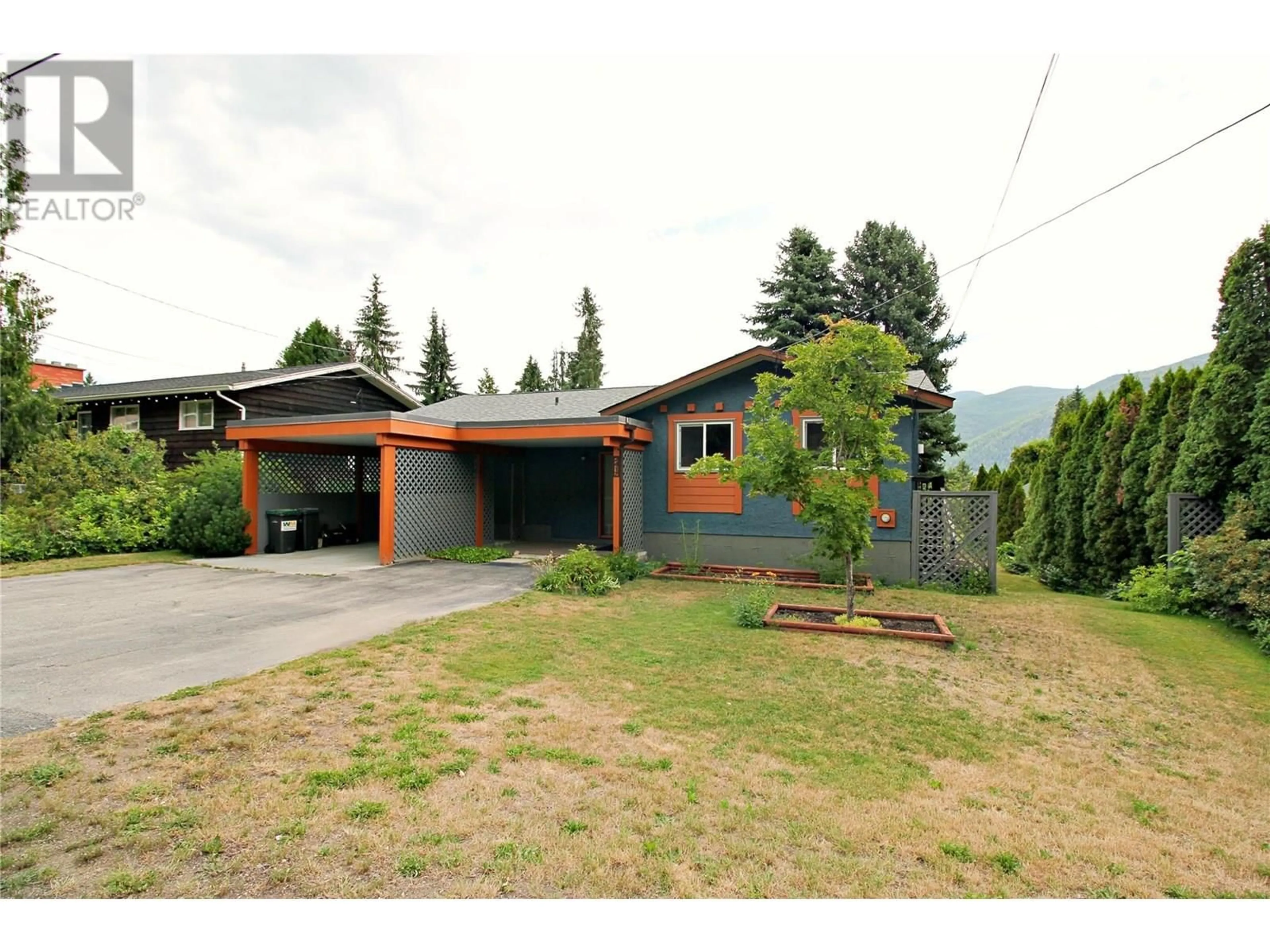 A pic from outside/outdoor area/front of a property/back of a property/a pic from drone, mountain view for 2417 11 AVE STREET, Castlegar British Columbia V1N3B1