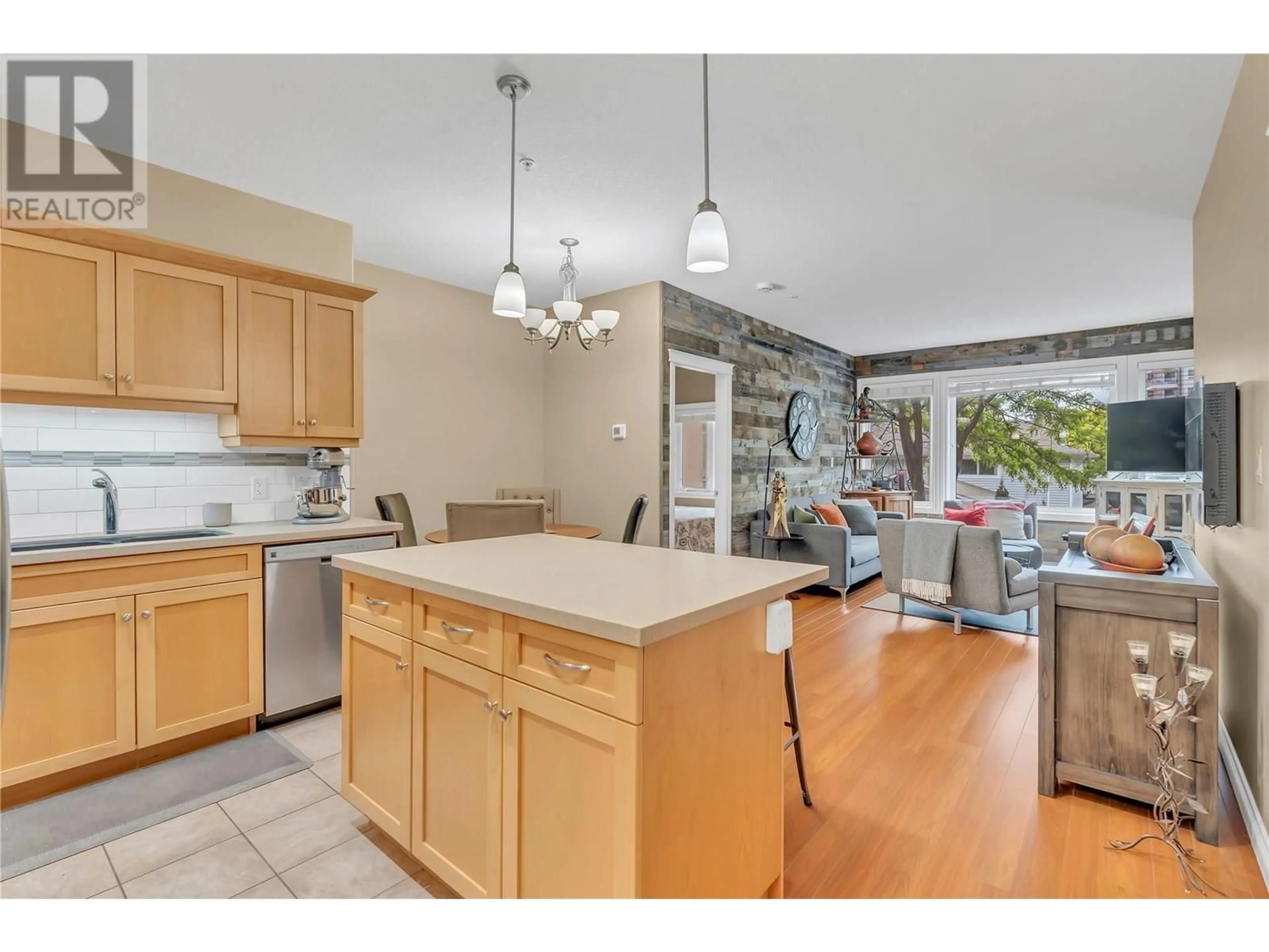 Open concept kitchen, unknown for 207 - 3313 WILSON STREET, Penticton British Columbia V2A8J3