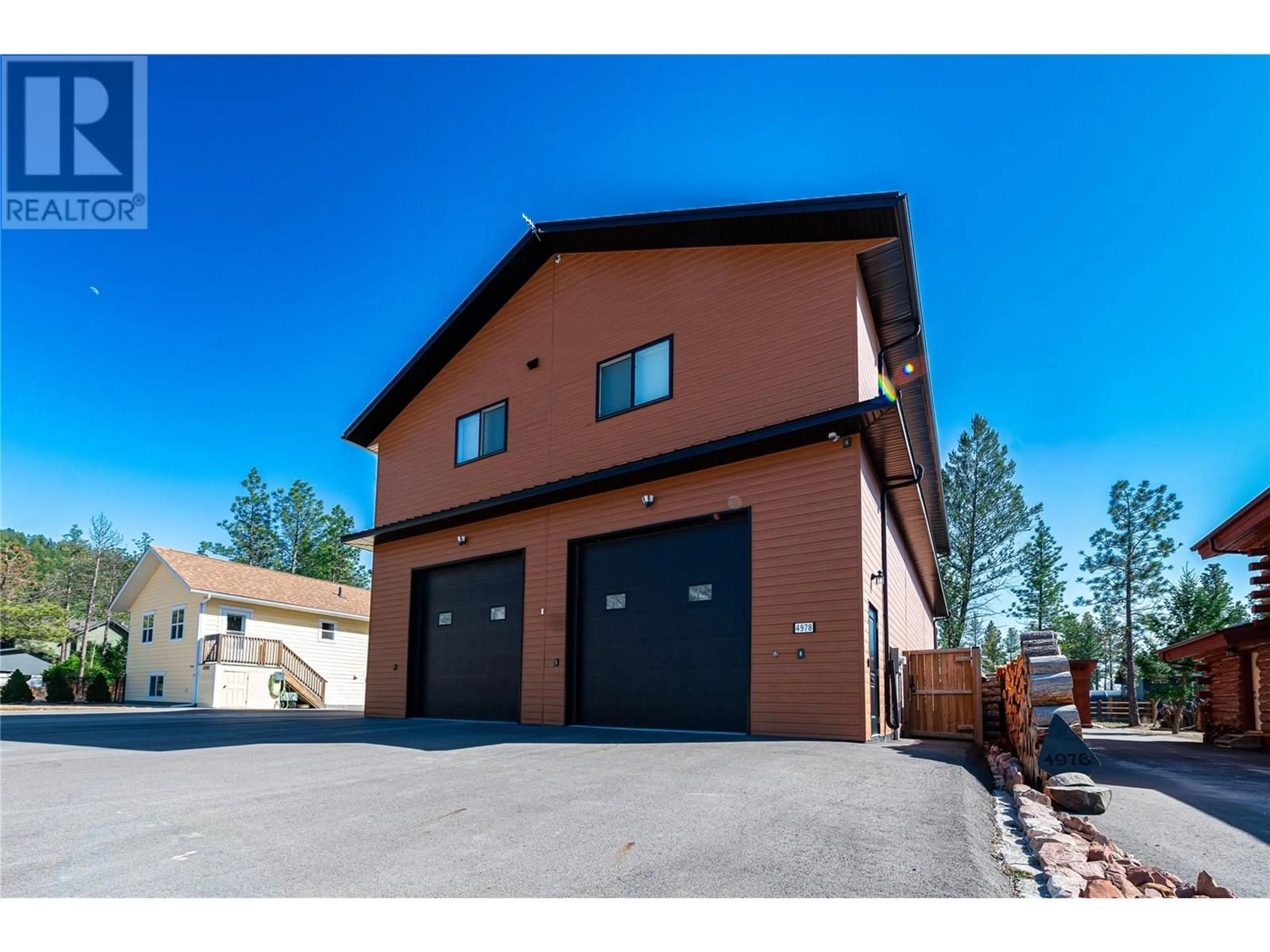 Indoor garage for 4978 COLUMBIA SPRINGS DRIVE, Canal Flats British Columbia V0B1B0