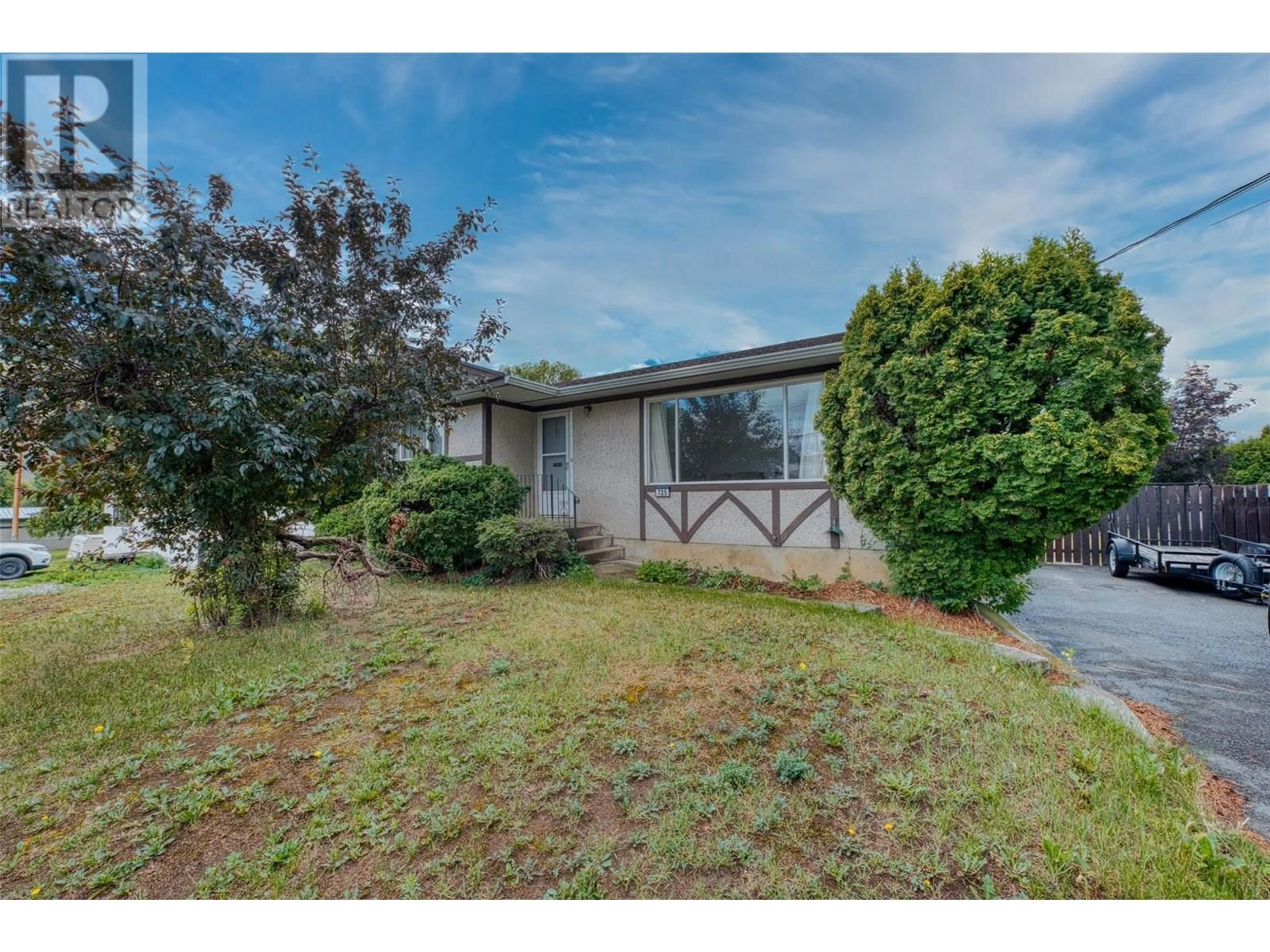 A pic from outside/outdoor area/front of a property/back of a property/a pic from drone, street for 725 FRANKLIN ROAD, Kamloops British Columbia V2B6G5