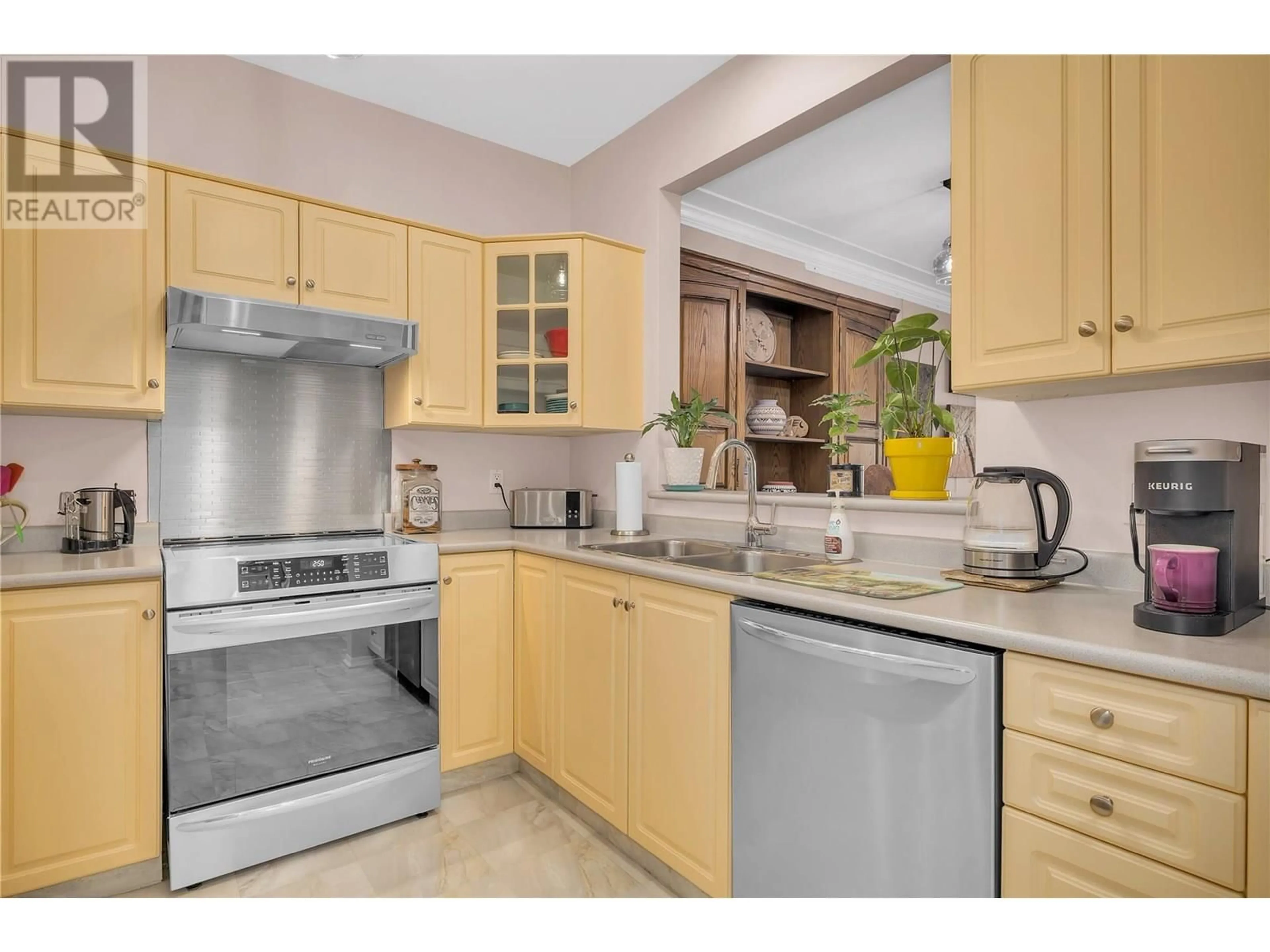 Unknown for 217 - 877 KLO ROAD, Kelowna British Columbia V1Y9R1