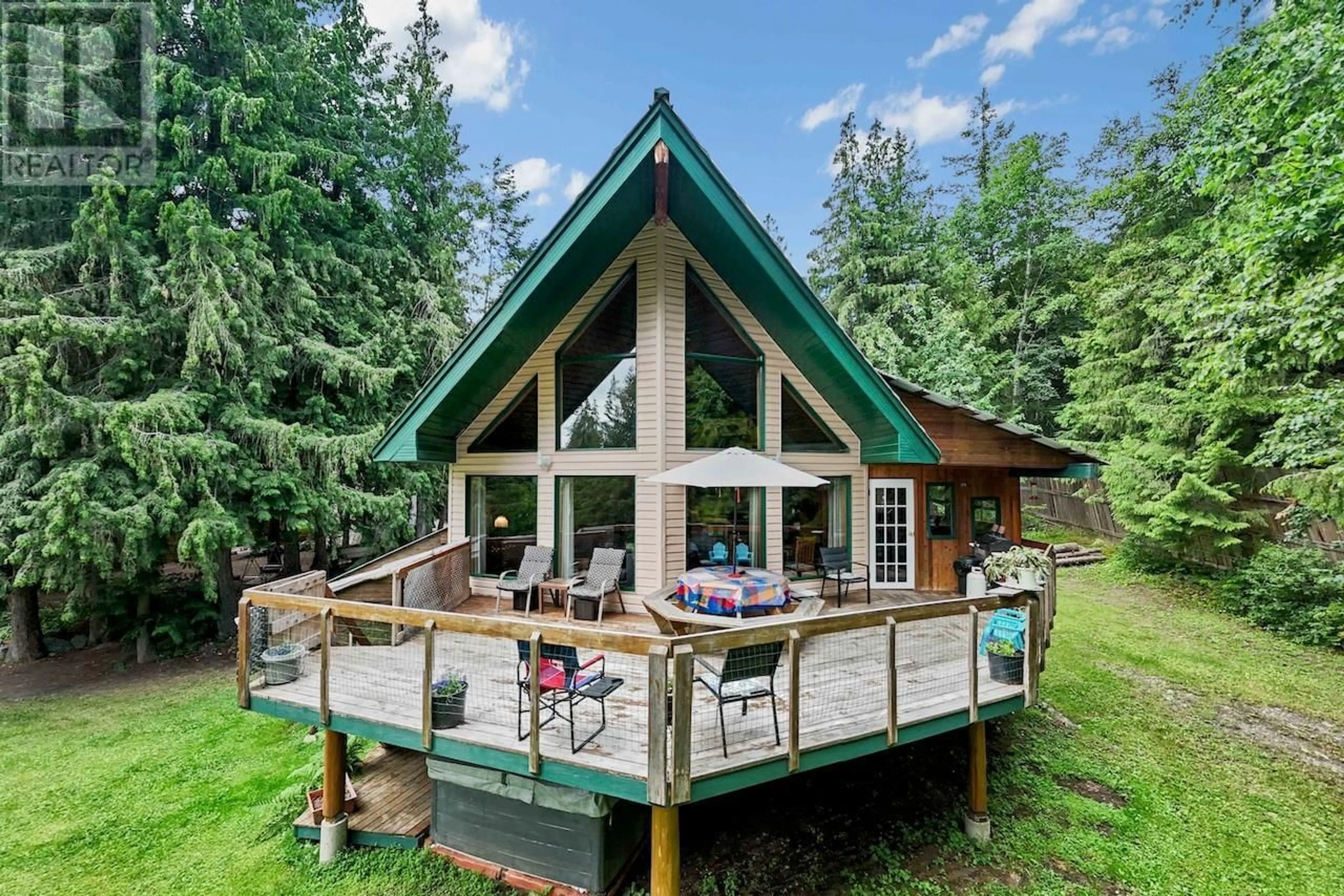 Home with vinyl exterior material, water/lake/river/ocean view for 1419 TAYLOR ROAD, Sorrento British Columbia V0E2W1