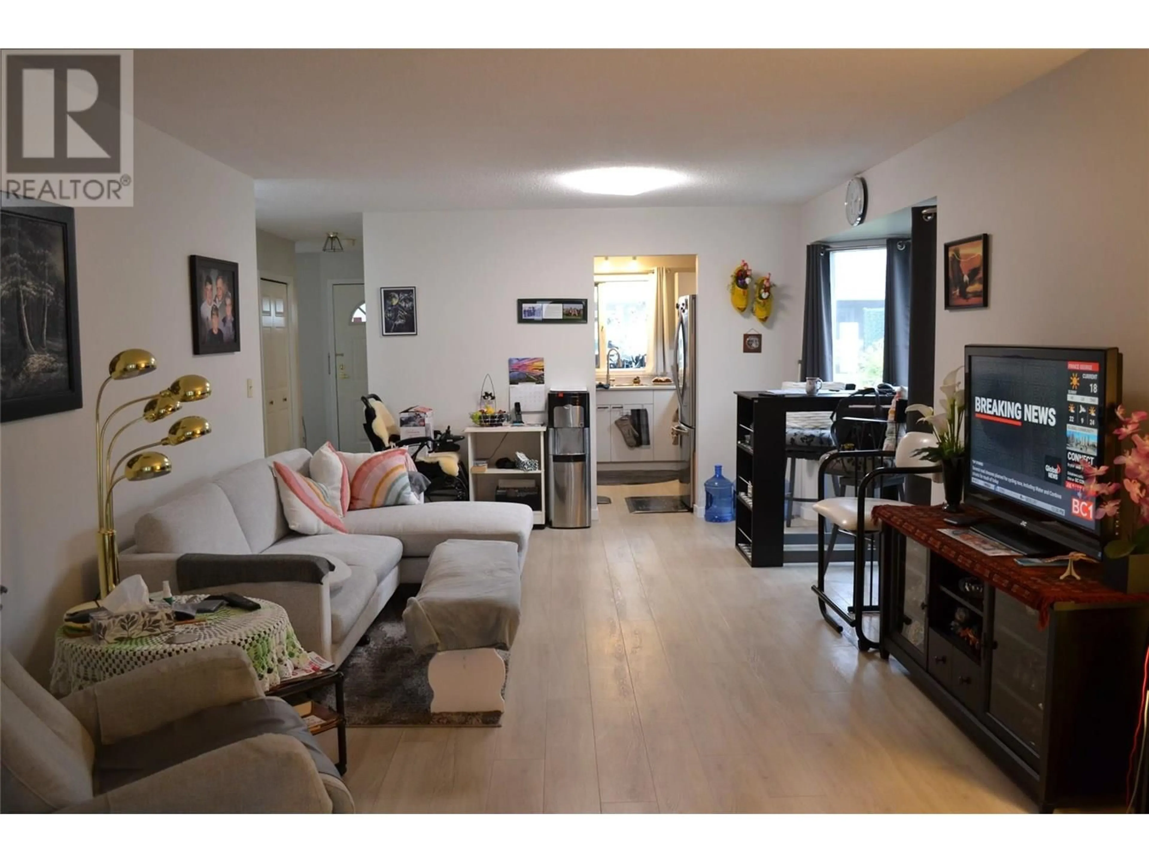 Living room with furniture, unknown for 15 - 3900 27 AVENUE, Vernon British Columbia V1T9E6