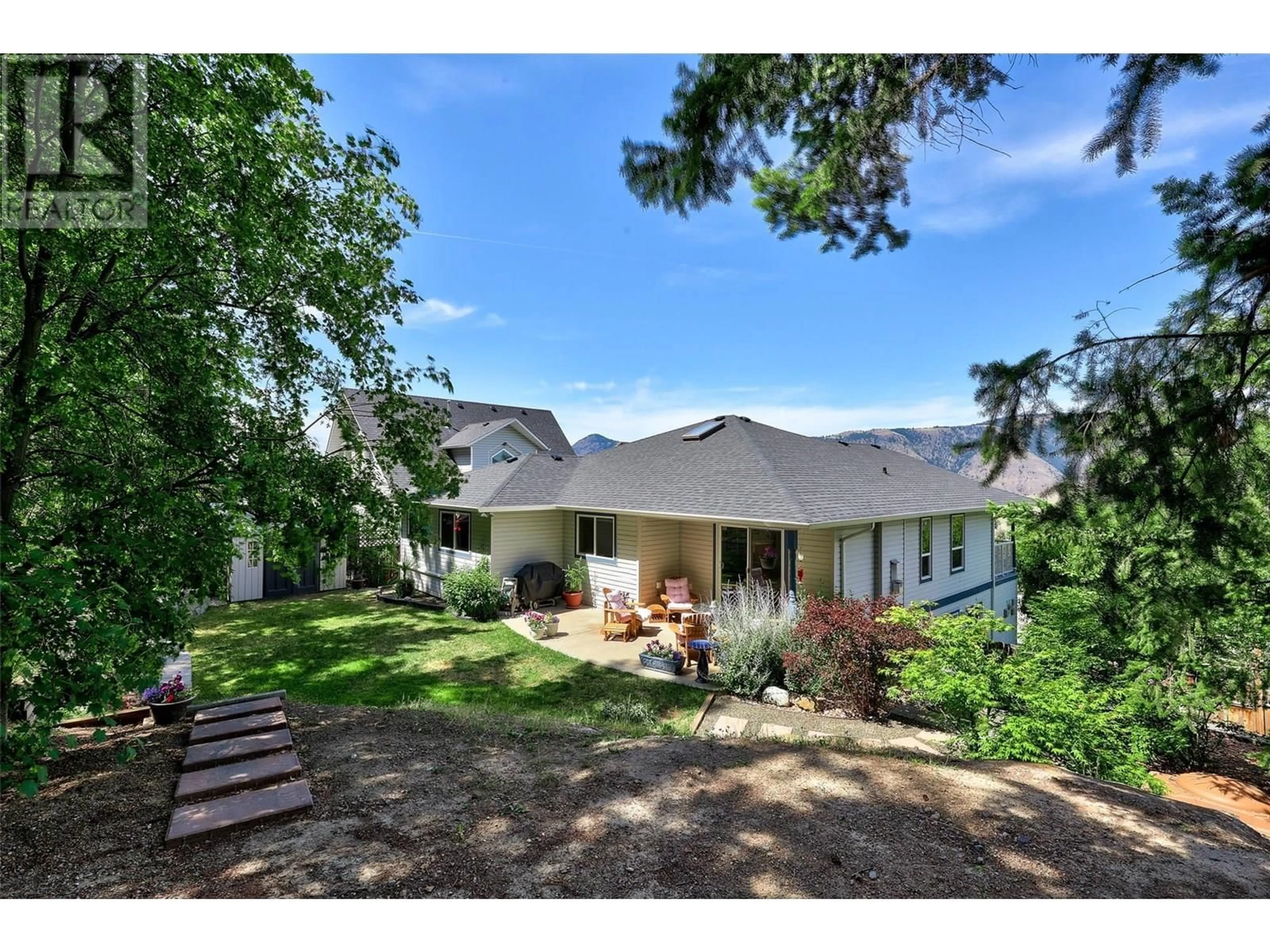 A pic from outside/outdoor area/front of a property/back of a property/a pic from drone, unknown for 2761 SKEENA DRIVE, Kamloops British Columbia V2E2M9