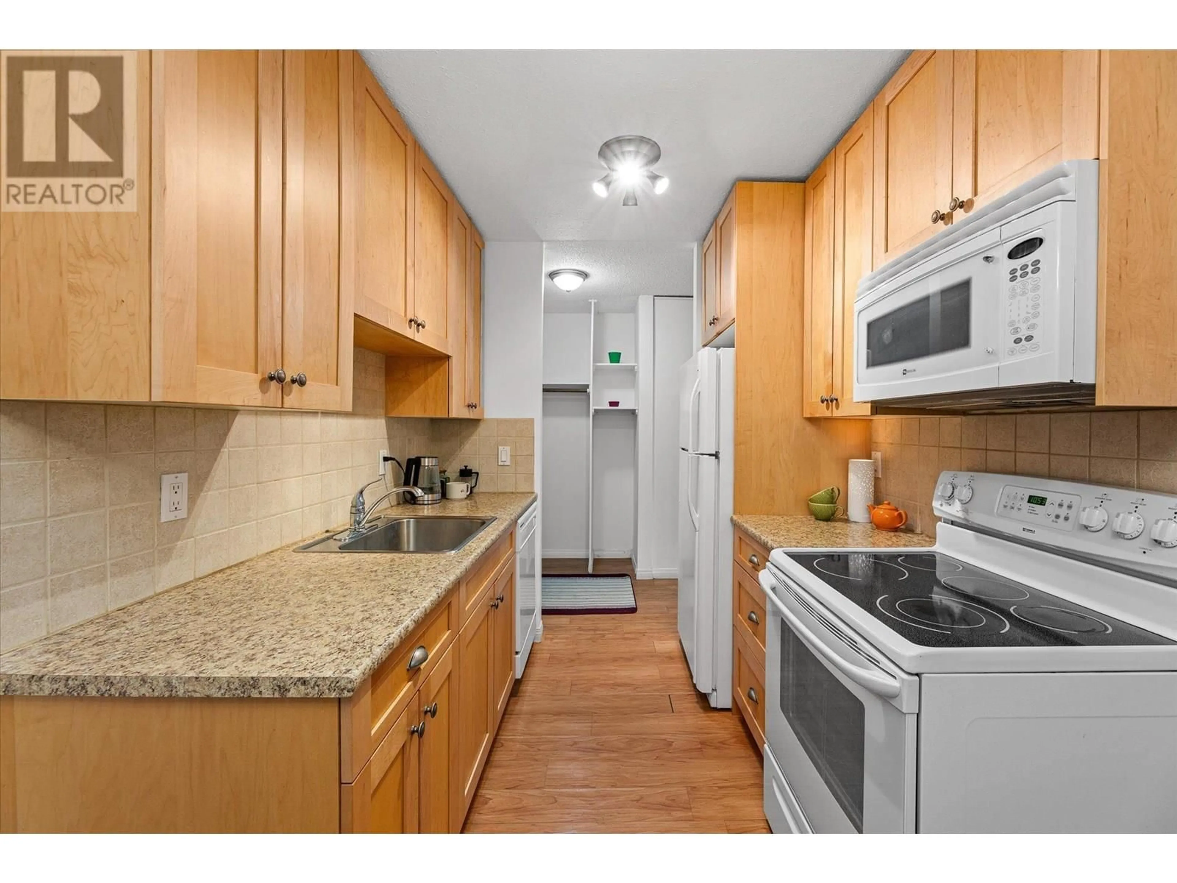 Standard kitchen, unknown for 308 - 445 ALL STAR COURT, Kelowna British Columbia V1X5N7