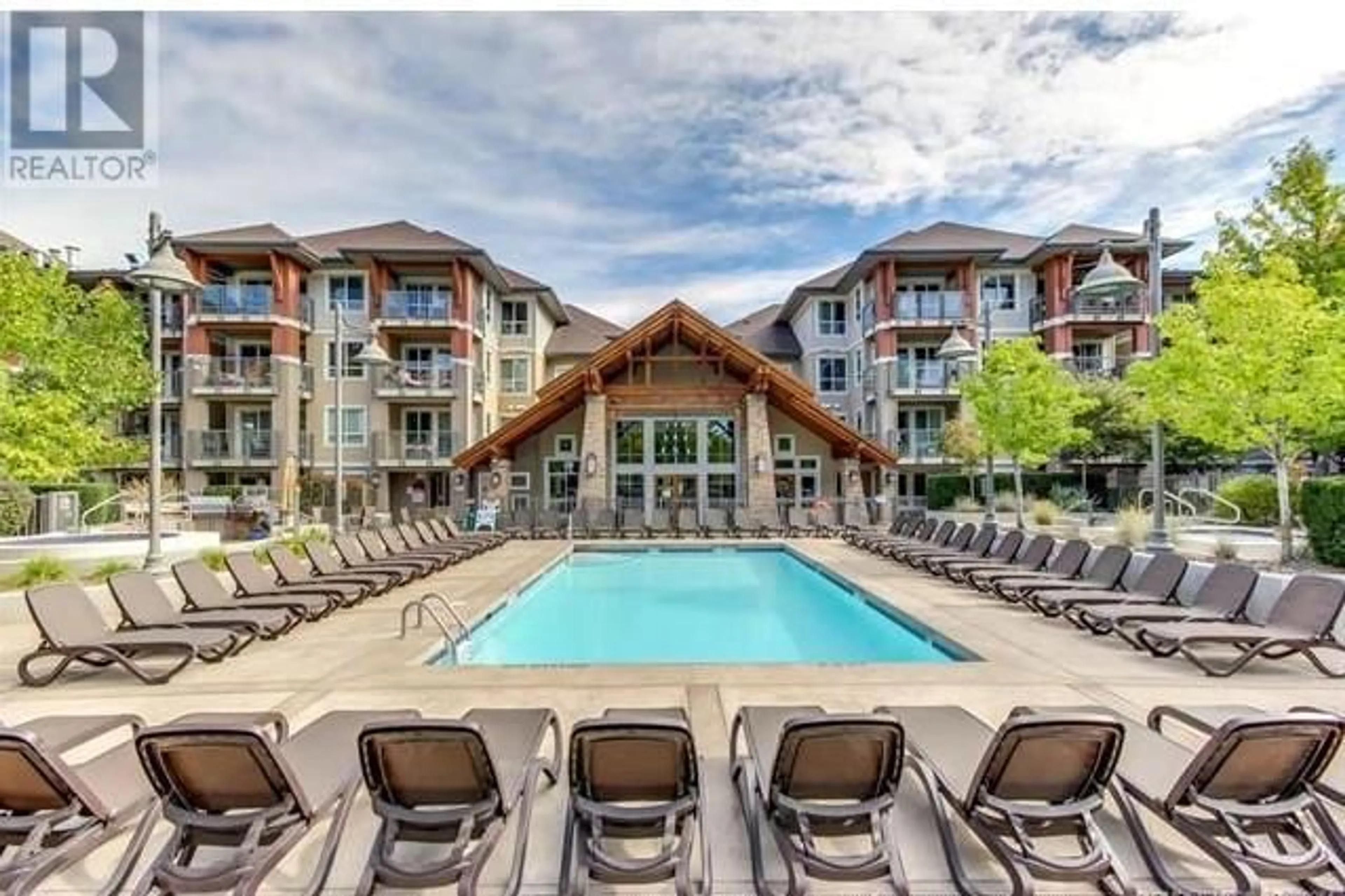 Pool for 140 - 1099 SUNSET DRIVE, Kelowna British Columbia V1Y9Z2