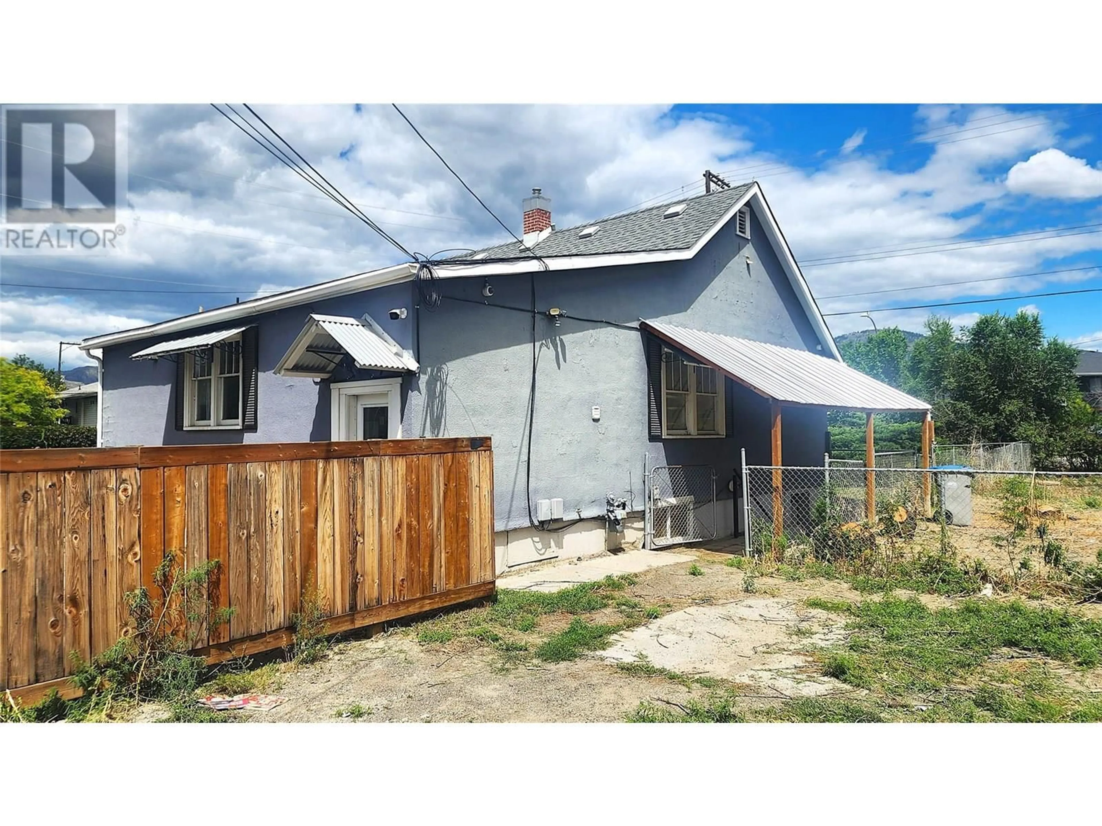 A pic from outside/outdoor area/front of a property/back of a property/a pic from drone, street for 455 FORTUNE DRIVE, Kamloops British Columbia V2B2H9