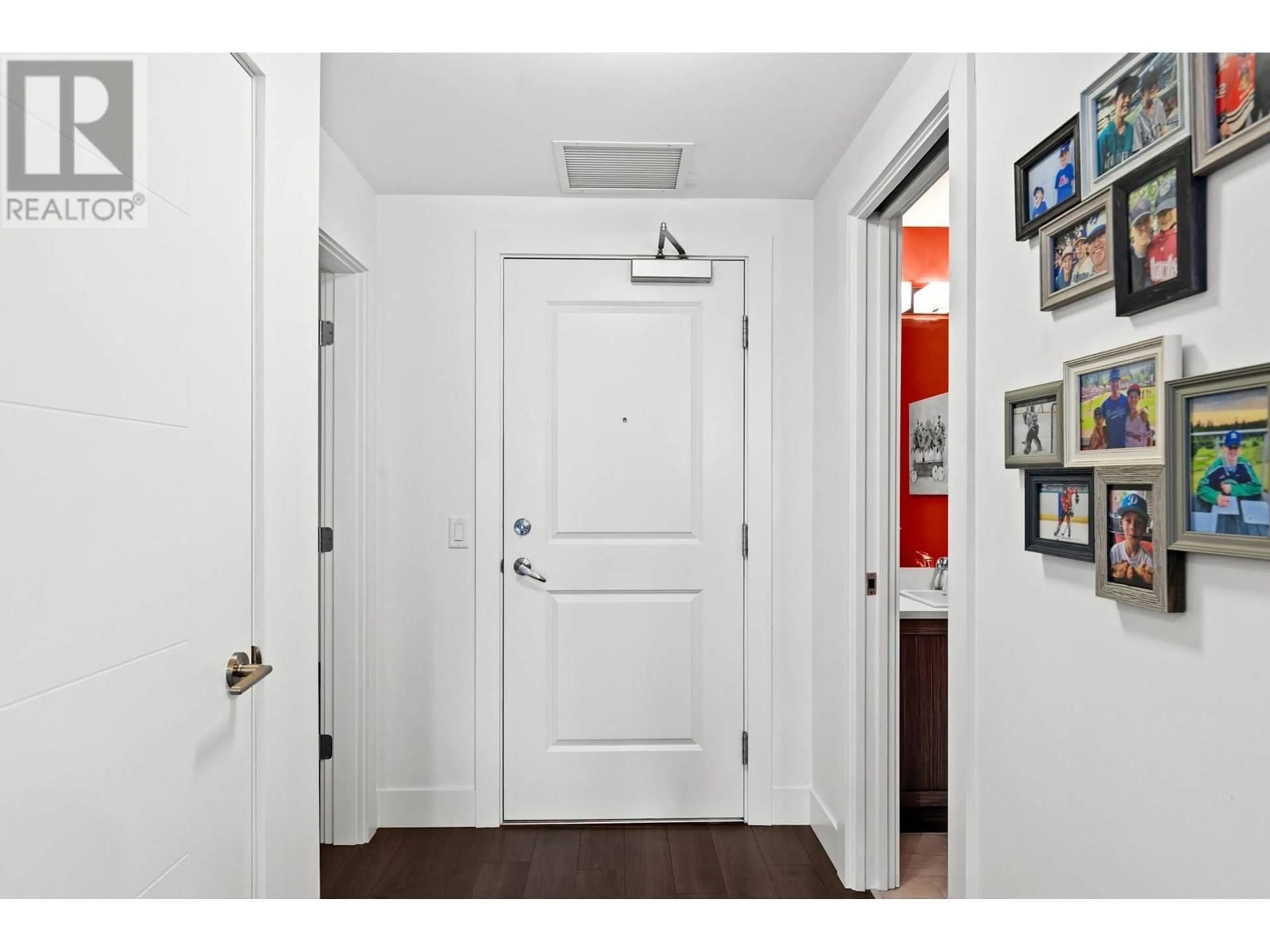 Indoor entryway for 107 - 580 SARSONS ROAD, Kelowna British Columbia V1W5H5