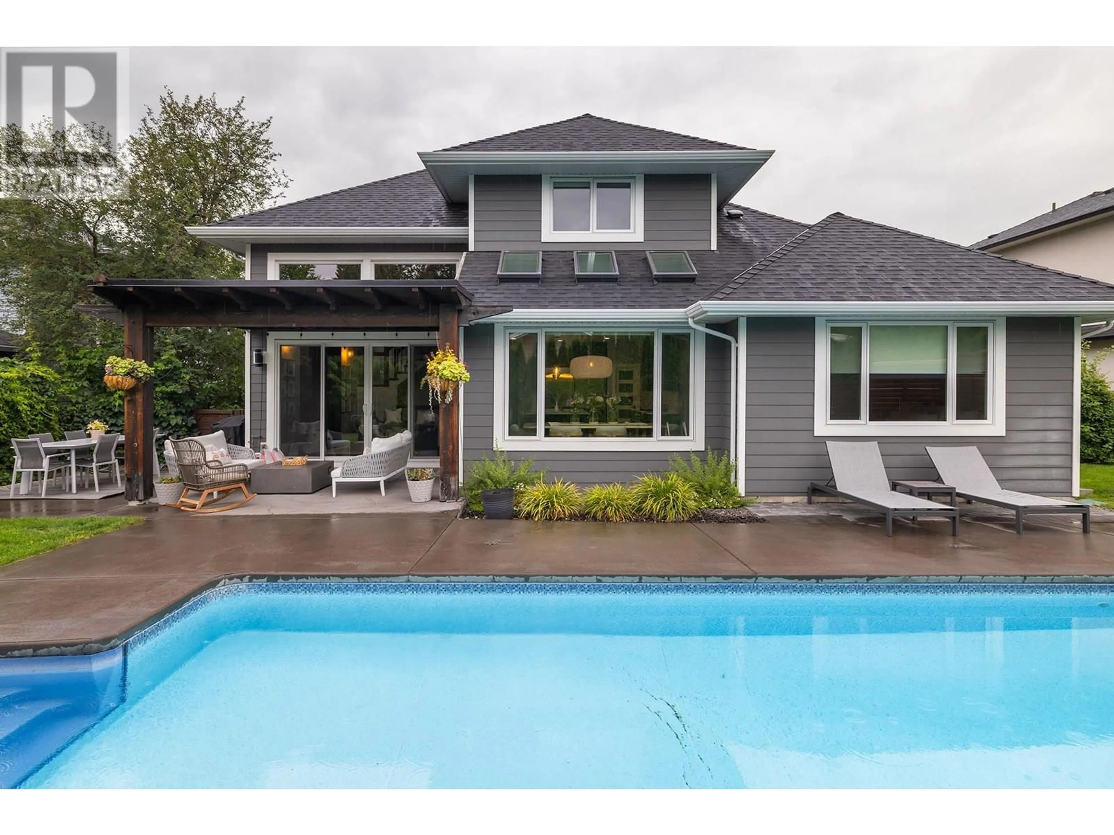 Home with vinyl exterior material, water/lake/river/ocean view for 515 METCALFE AVENUE, Kelowna British Columbia V1W5K8