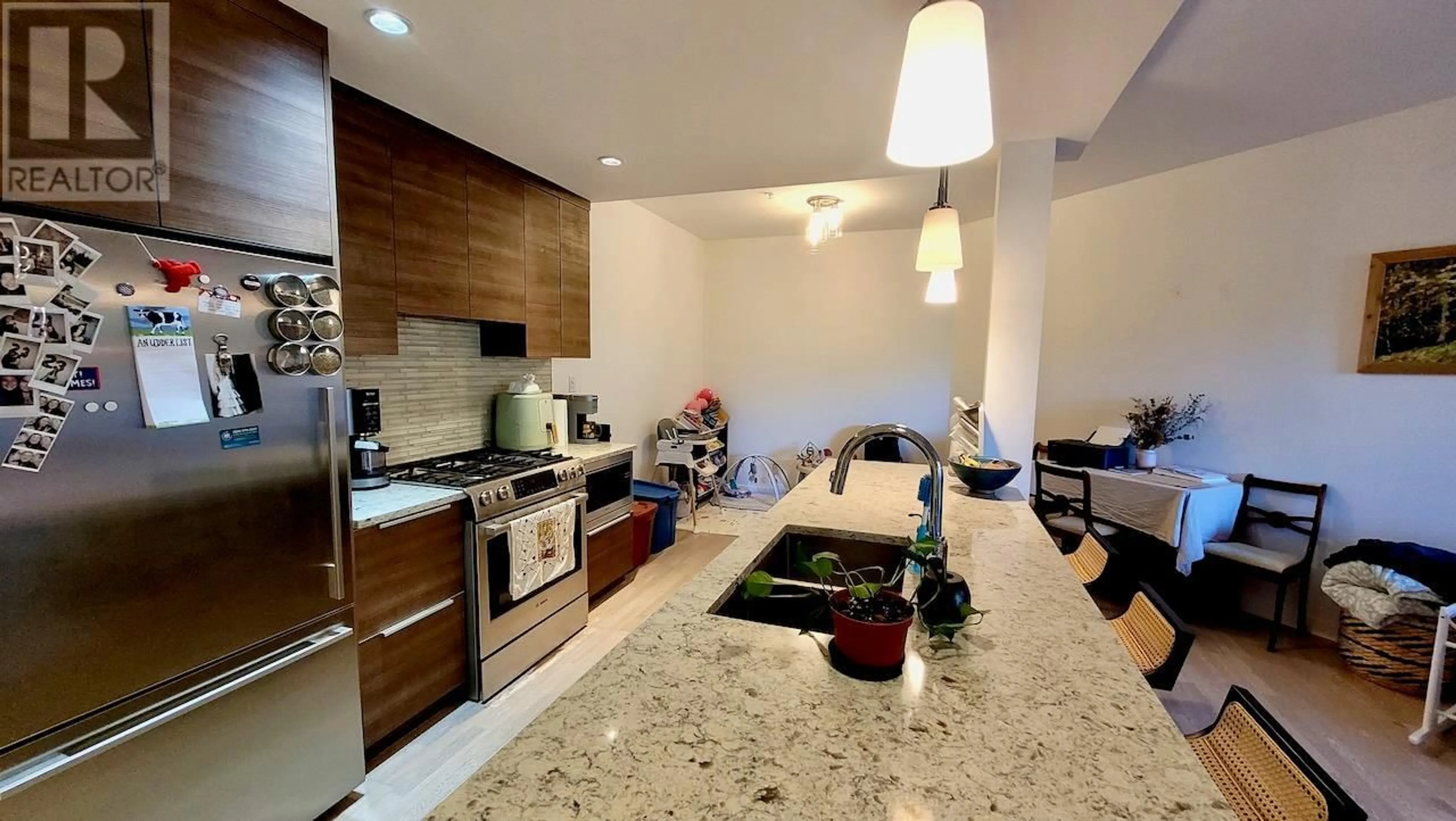Open concept kitchen, ceramic/tile floor for 201 - 710 VERNON STREET, Nelson British Columbia V1L4G2