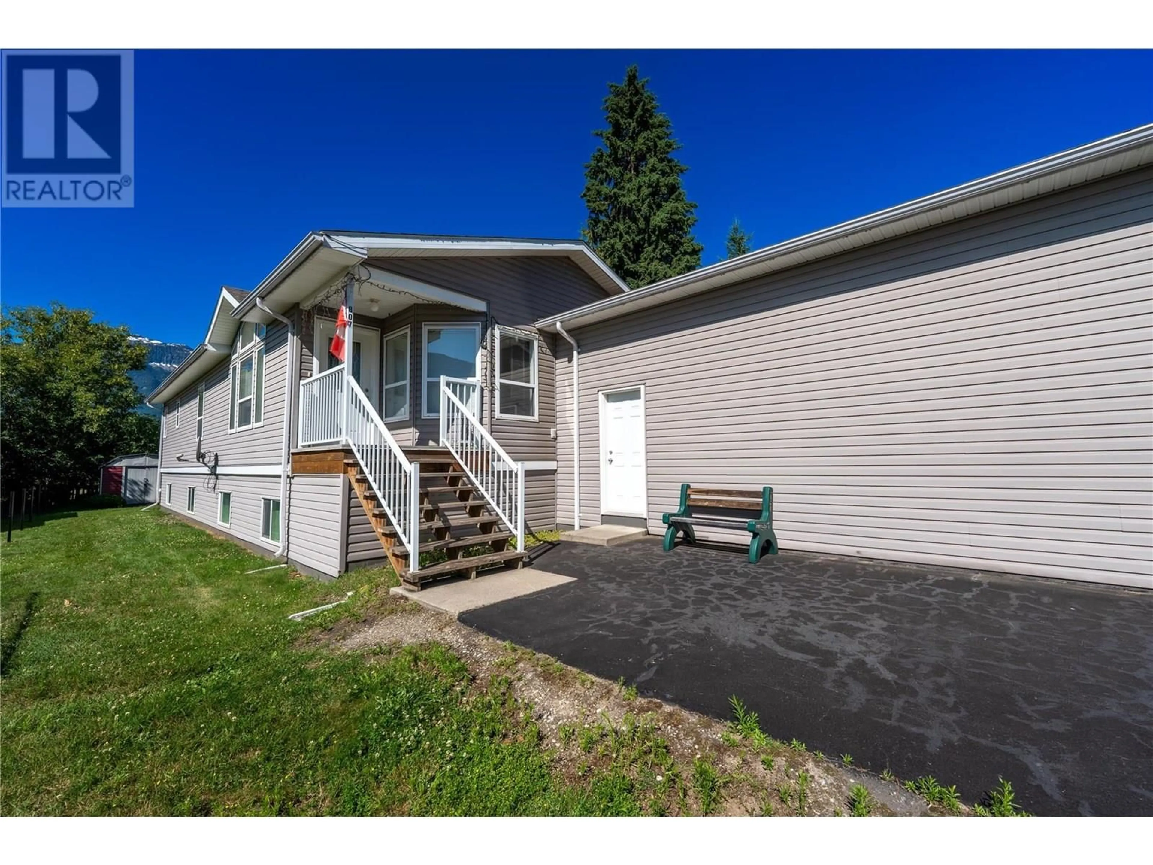 Unknown for 807 EIGHTH STREET EAST, Revelstoke British Columbia V0E2S0
