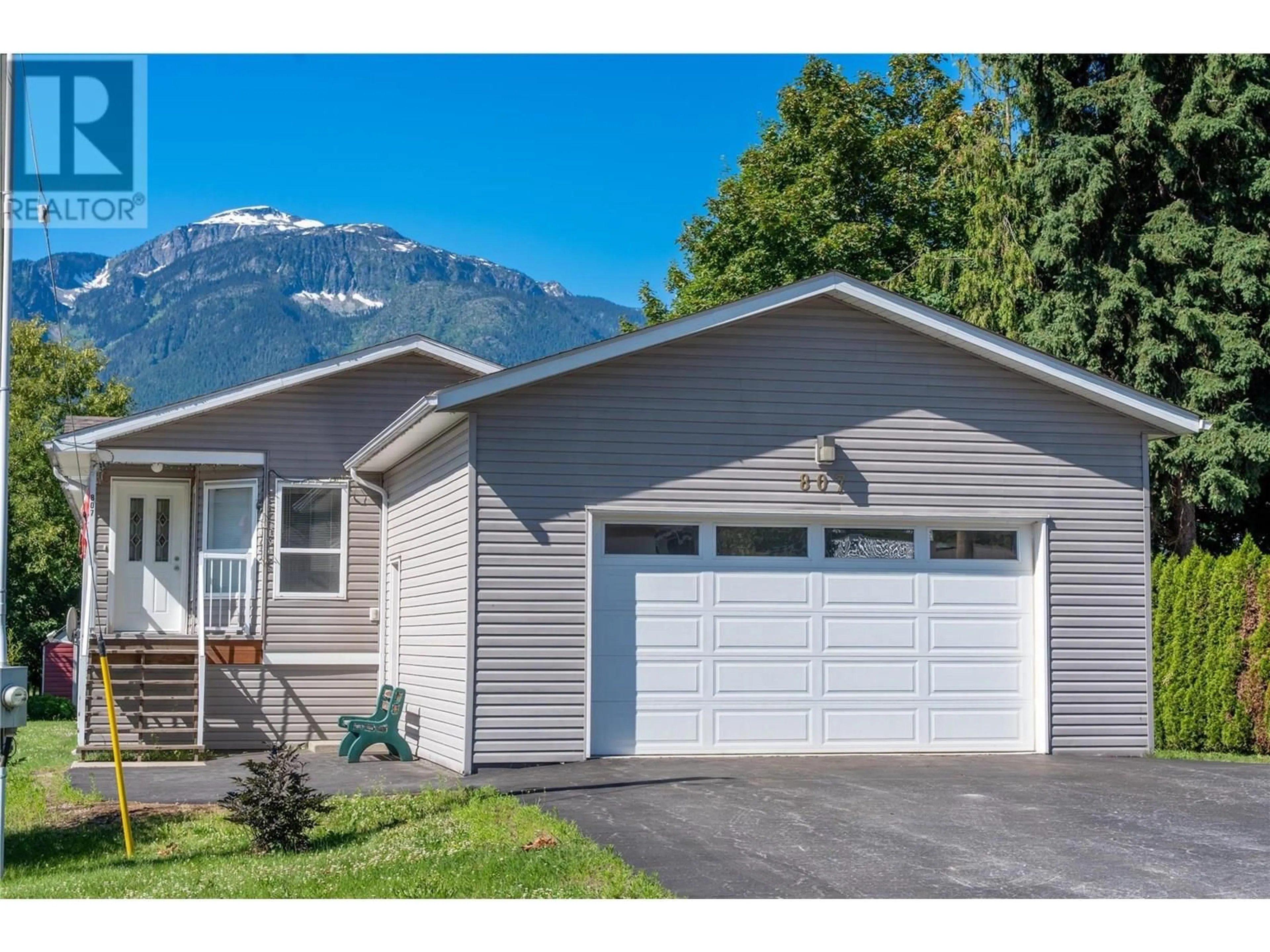 Home with vinyl exterior material, mountain view for 807 EIGHTH STREET EAST, Revelstoke British Columbia V0E2S0