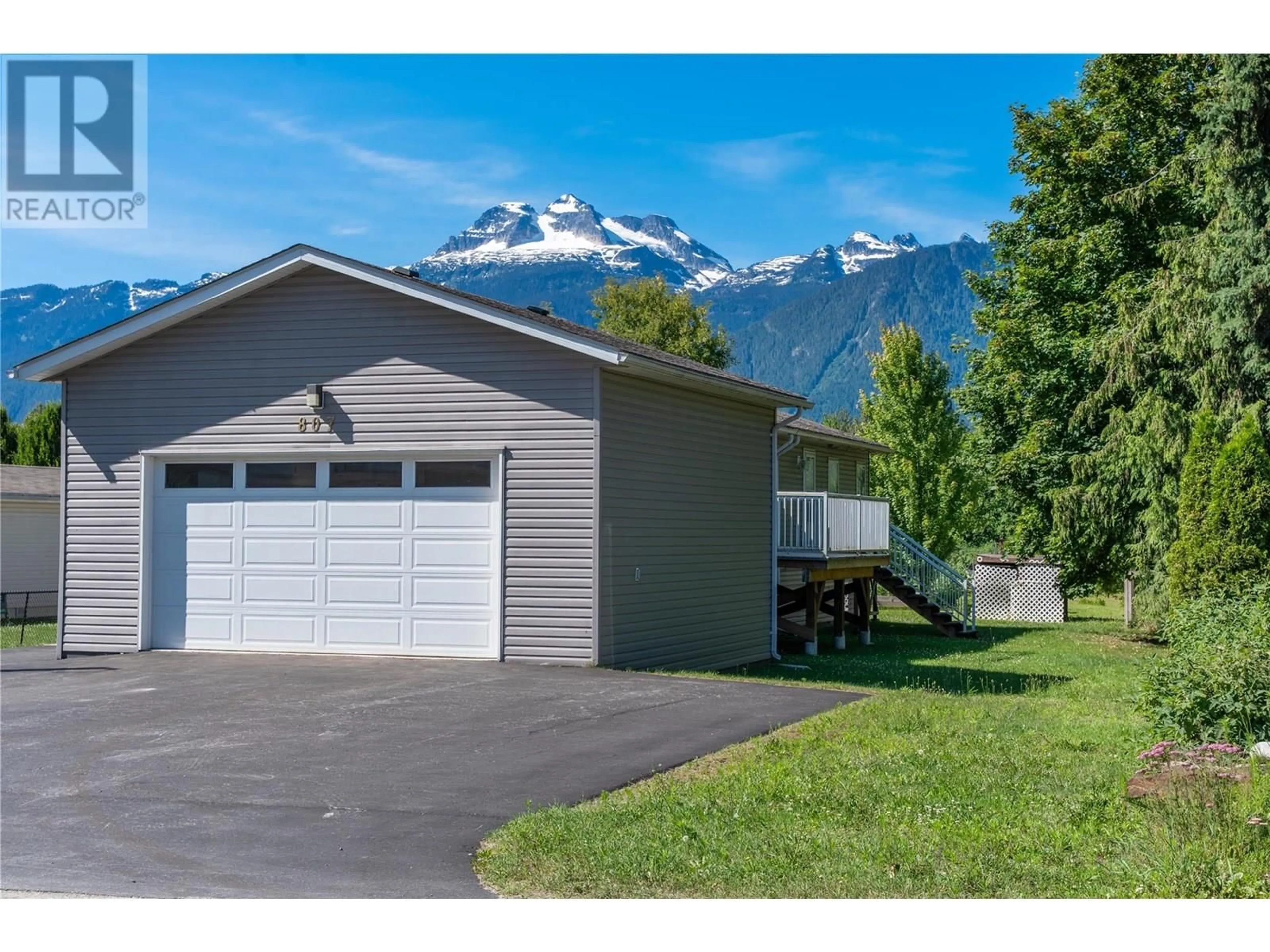Unknown for 807 EIGHTH STREET EAST, Revelstoke British Columbia V0E2S0