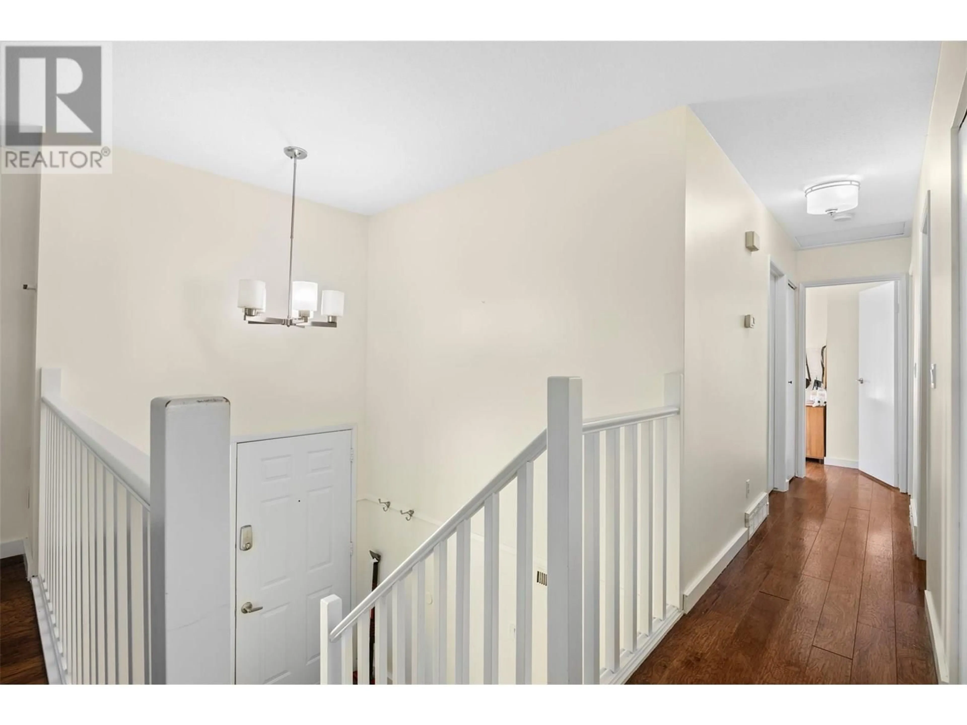 Indoor entryway for 571 GARIBALDI DRIVE, Kamloops British Columbia V2E2A9