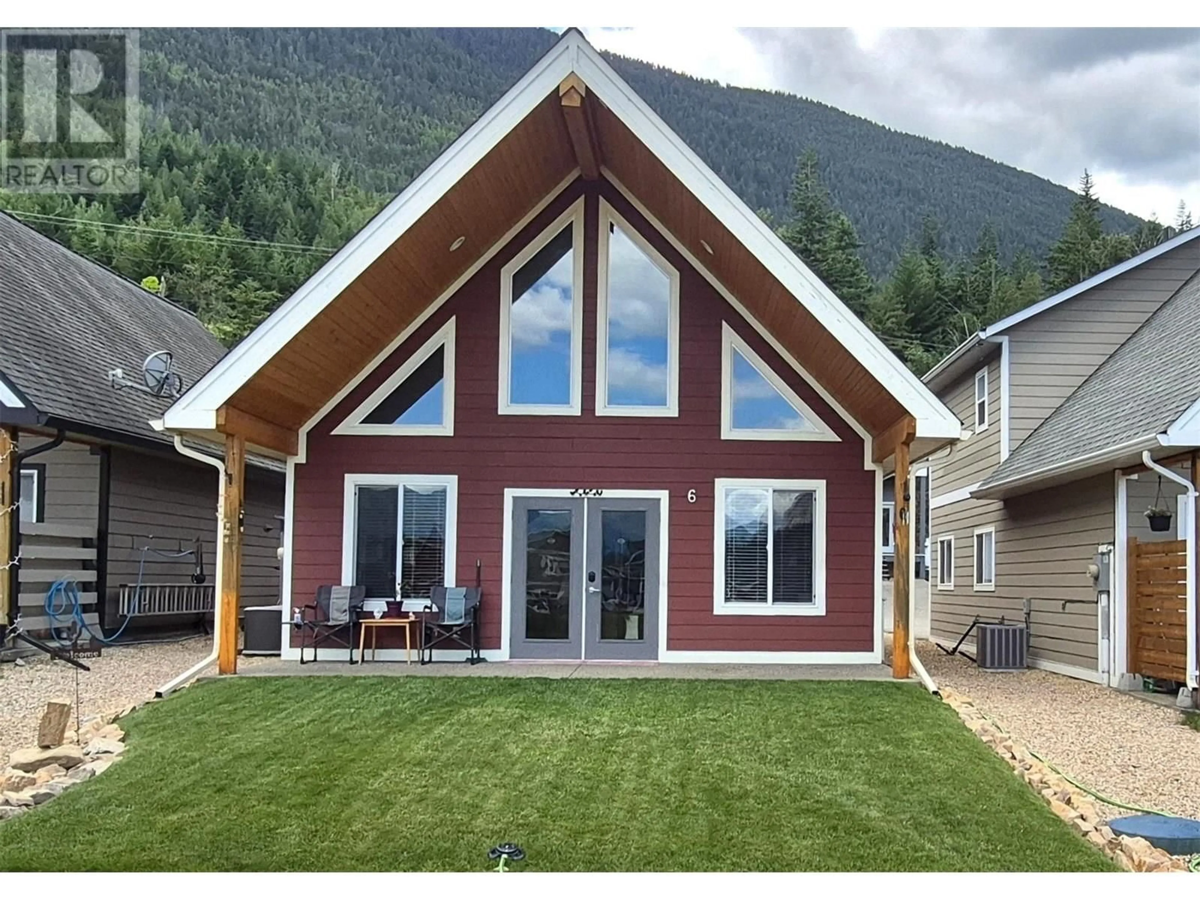 Home with vinyl exterior material, mountain view for 6 - 5211 TRANS CANADA HIGHWAY, Salmon Arm British Columbia V0E2X3
