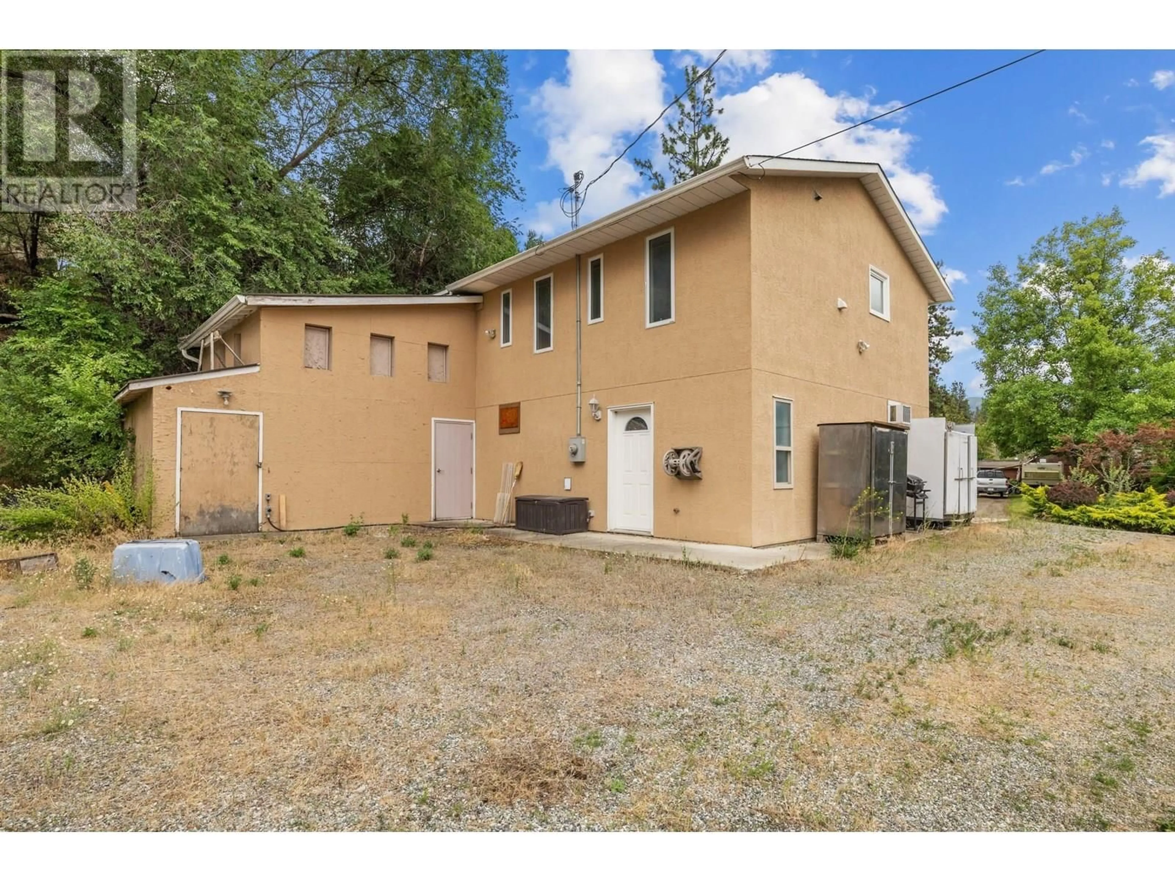 A pic from outside/outdoor area/front of a property/back of a property/a pic from drone, unknown for 1915 HOLLYWOOD ROAD SOUTH, Kelowna British Columbia V1X4P5