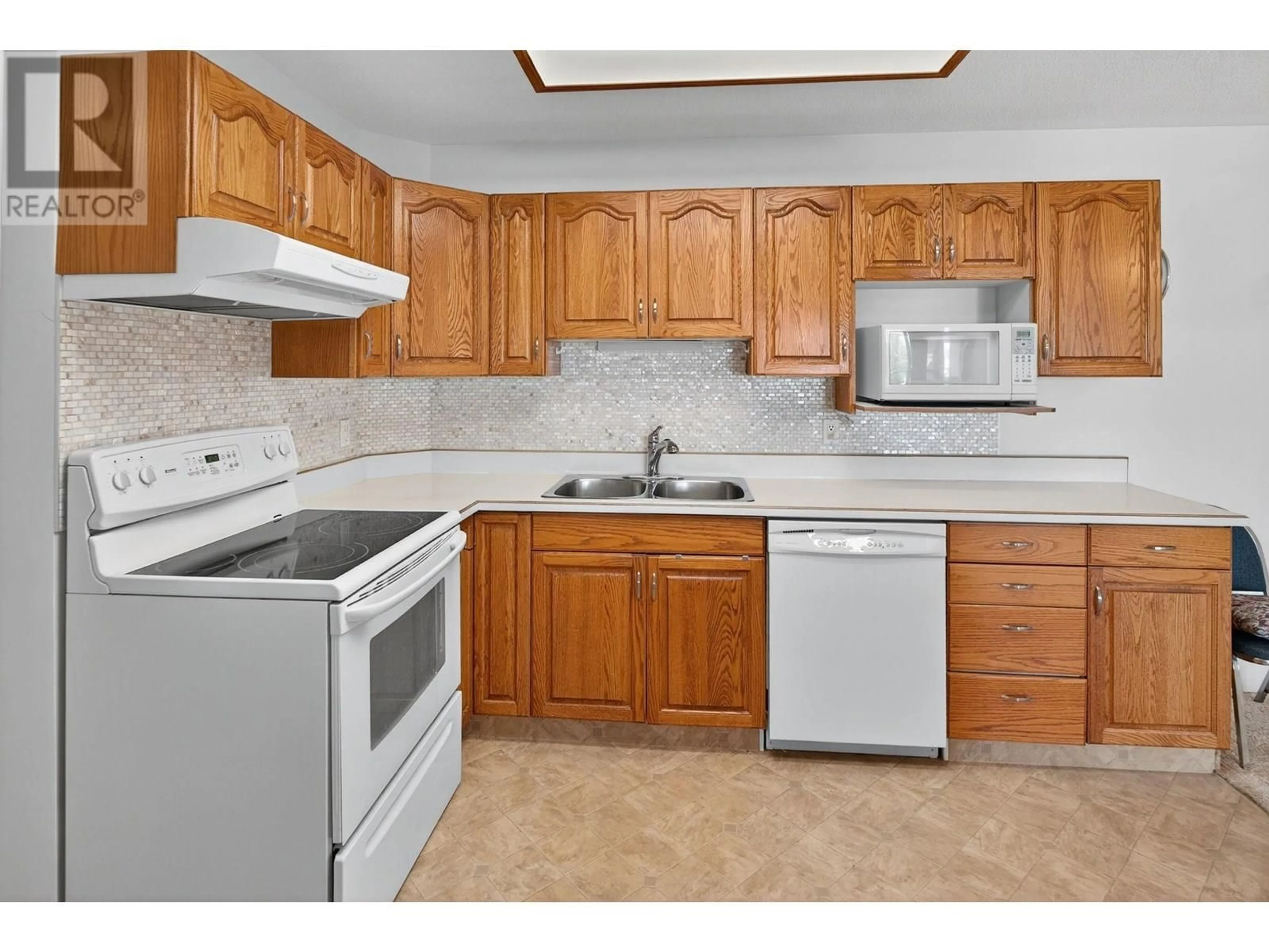 Standard kitchen, unknown for 302 - 1249 PACIFIC AVENUE, Kelowna British Columbia V1Y5T9