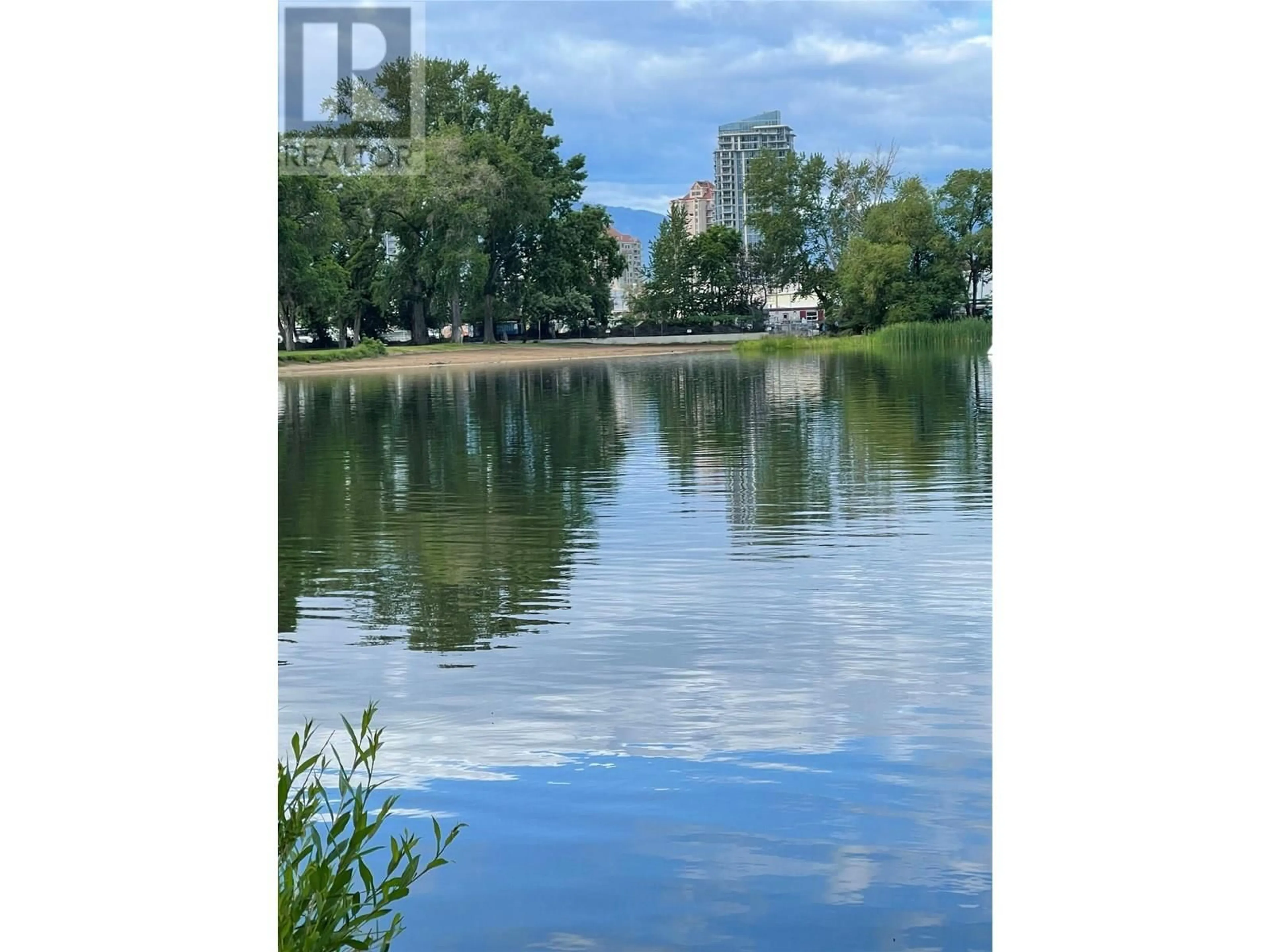 Blurry image for 512 CAMBRIDGE AVENUE, Kelowna British Columbia V1Y7M3